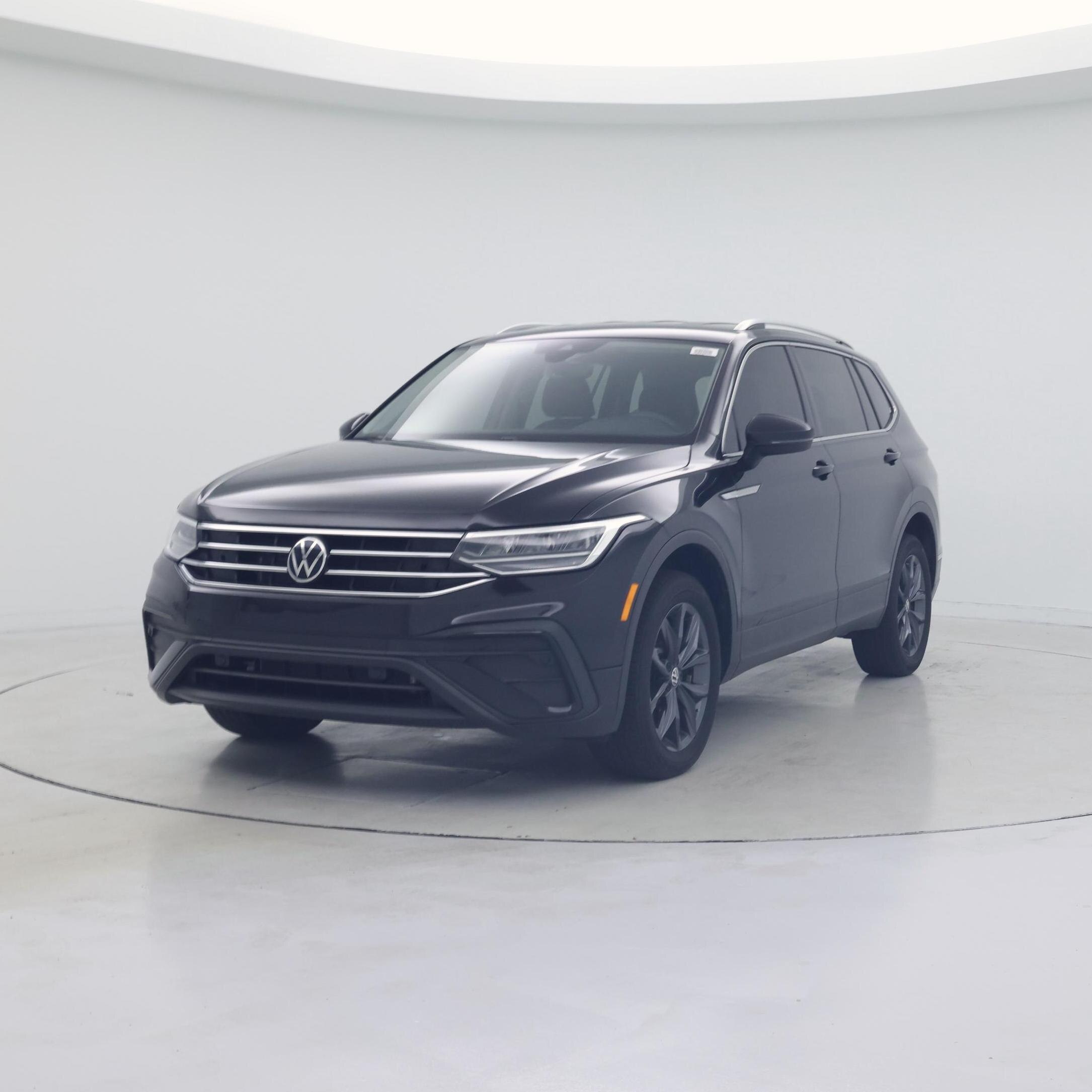 Thumbnail: 2023 Volkswagen Tiguan - 4