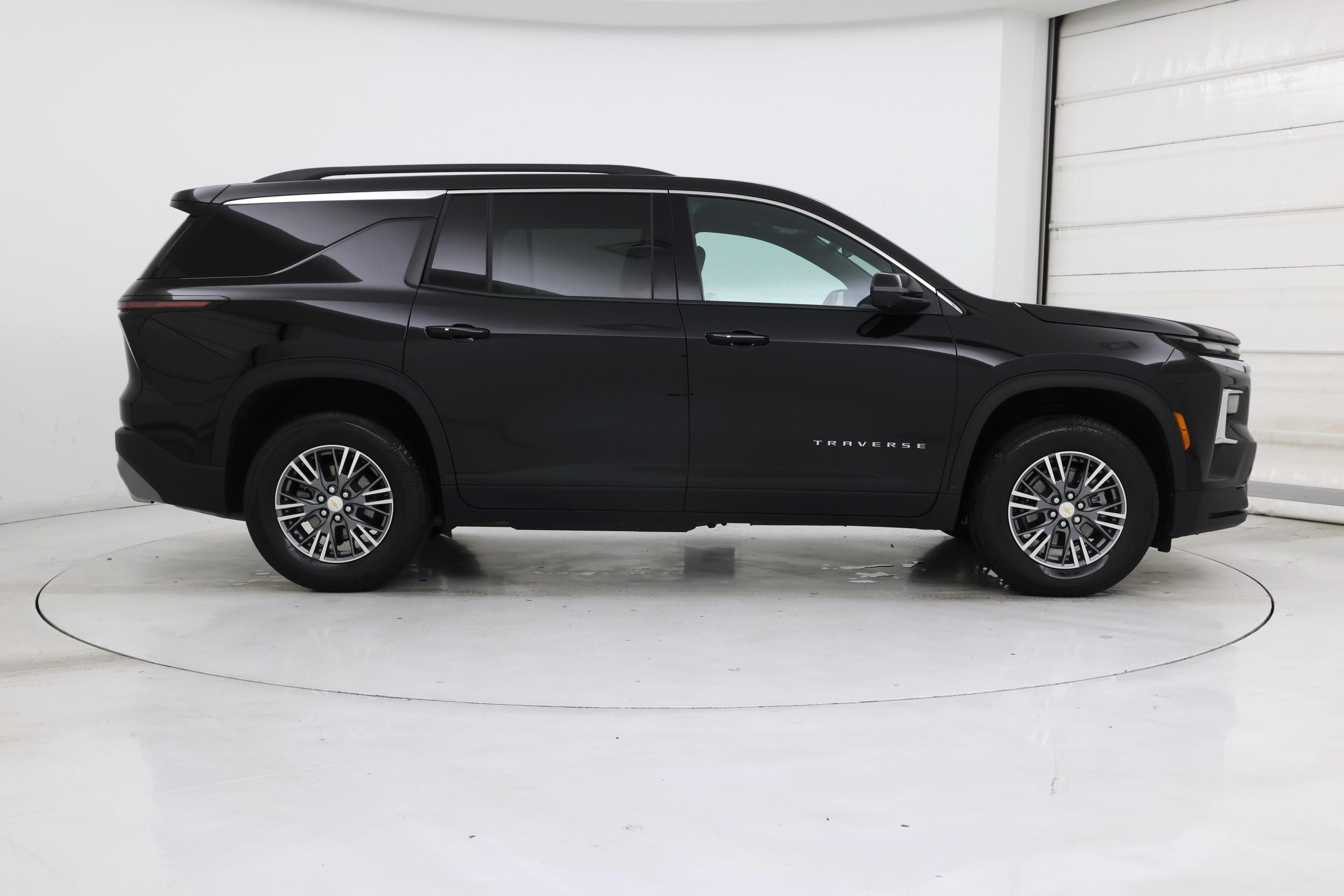 Thumbnail: 2025 Chevrolet Traverse - 7