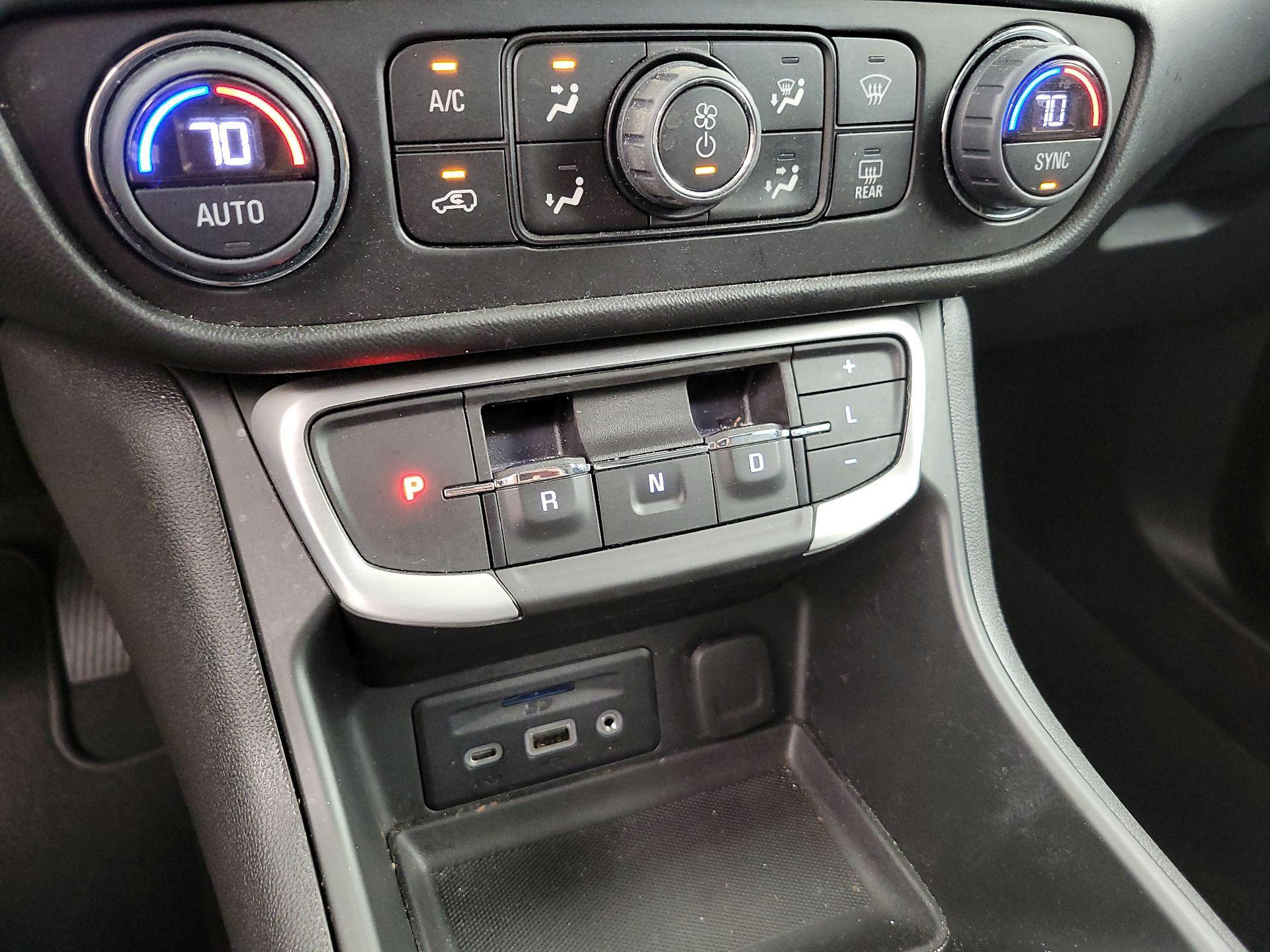 Thumbnail: 2022 GMC Terrain - 17