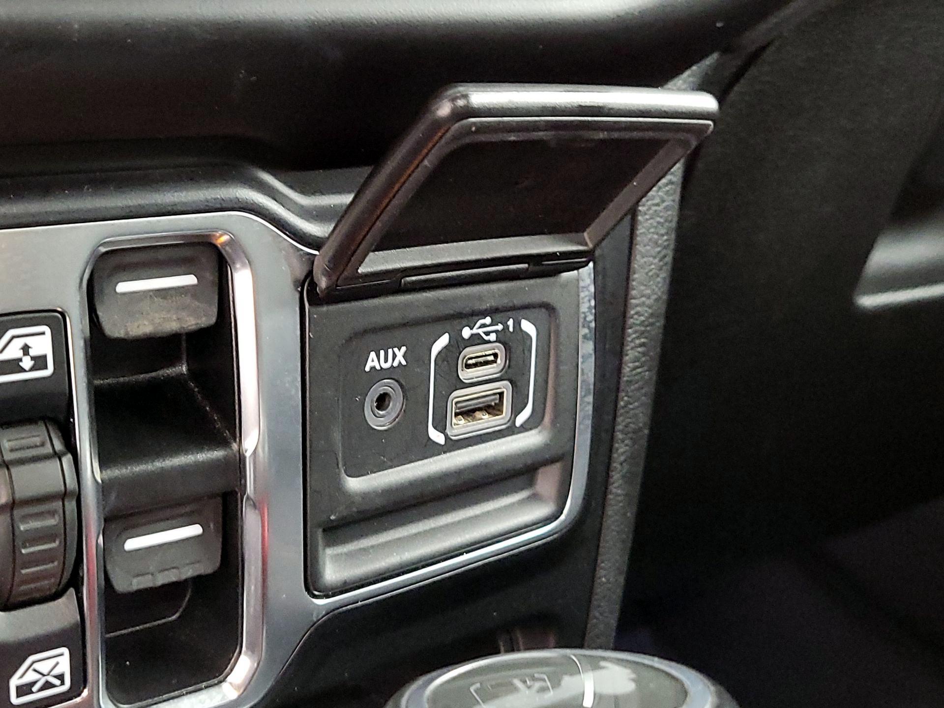 Thumbnail: 2021 Jeep Wrangler - 18
