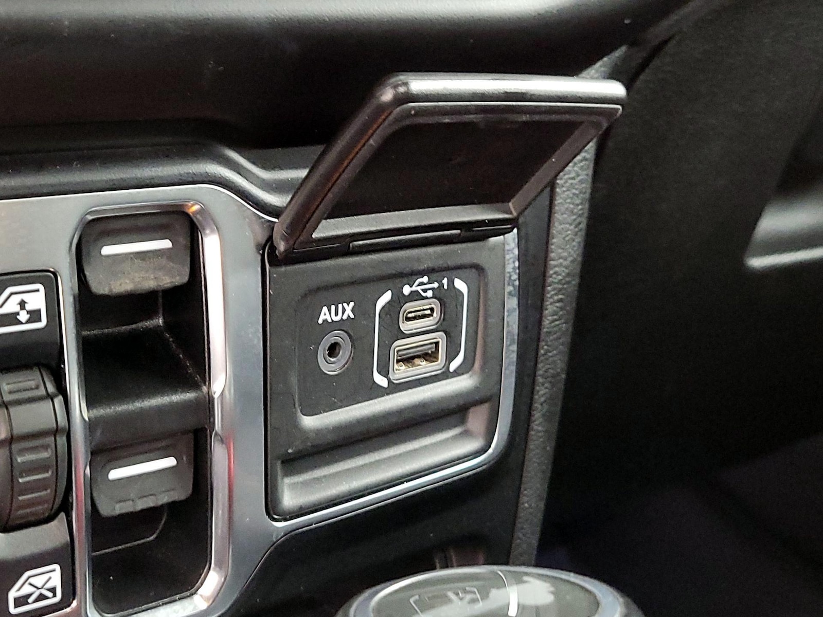 2021 Jeep Wrangler Unlimited Sahara 4XE - Photo 19