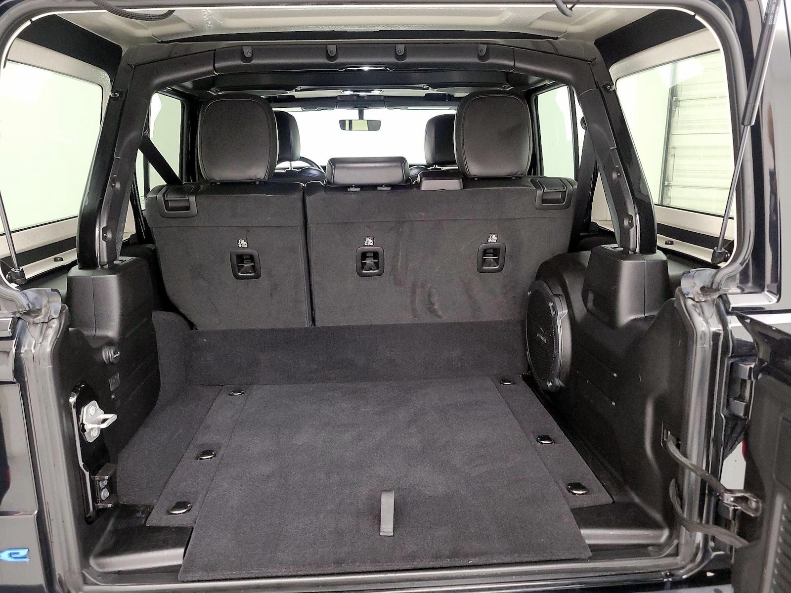 2021 Jeep Wrangler Unlimited Sahara 4XE - Photo 21