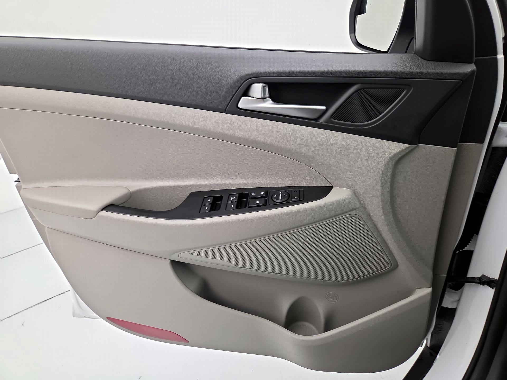 Thumbnail: 2020 Hyundai Tucson - 12