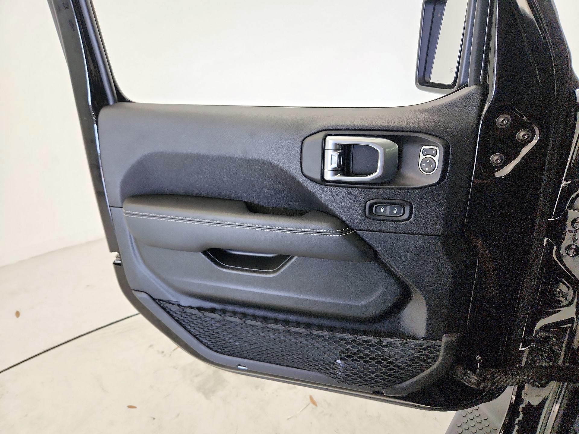 Thumbnail: 2022 Jeep Wrangler - 12