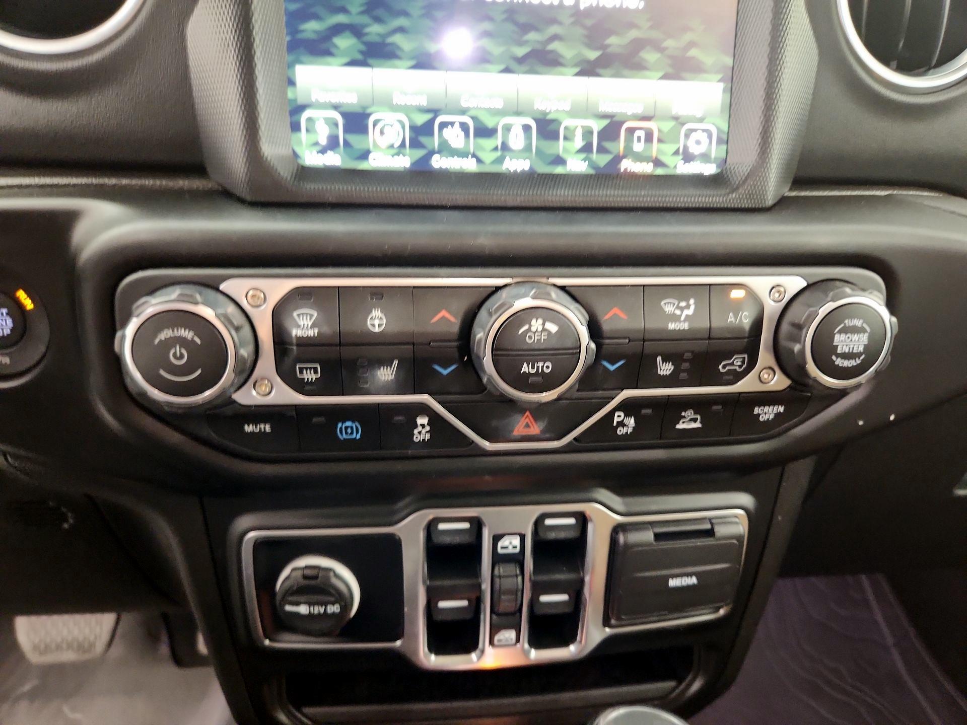 Thumbnail: 2022 Jeep Wrangler - 16