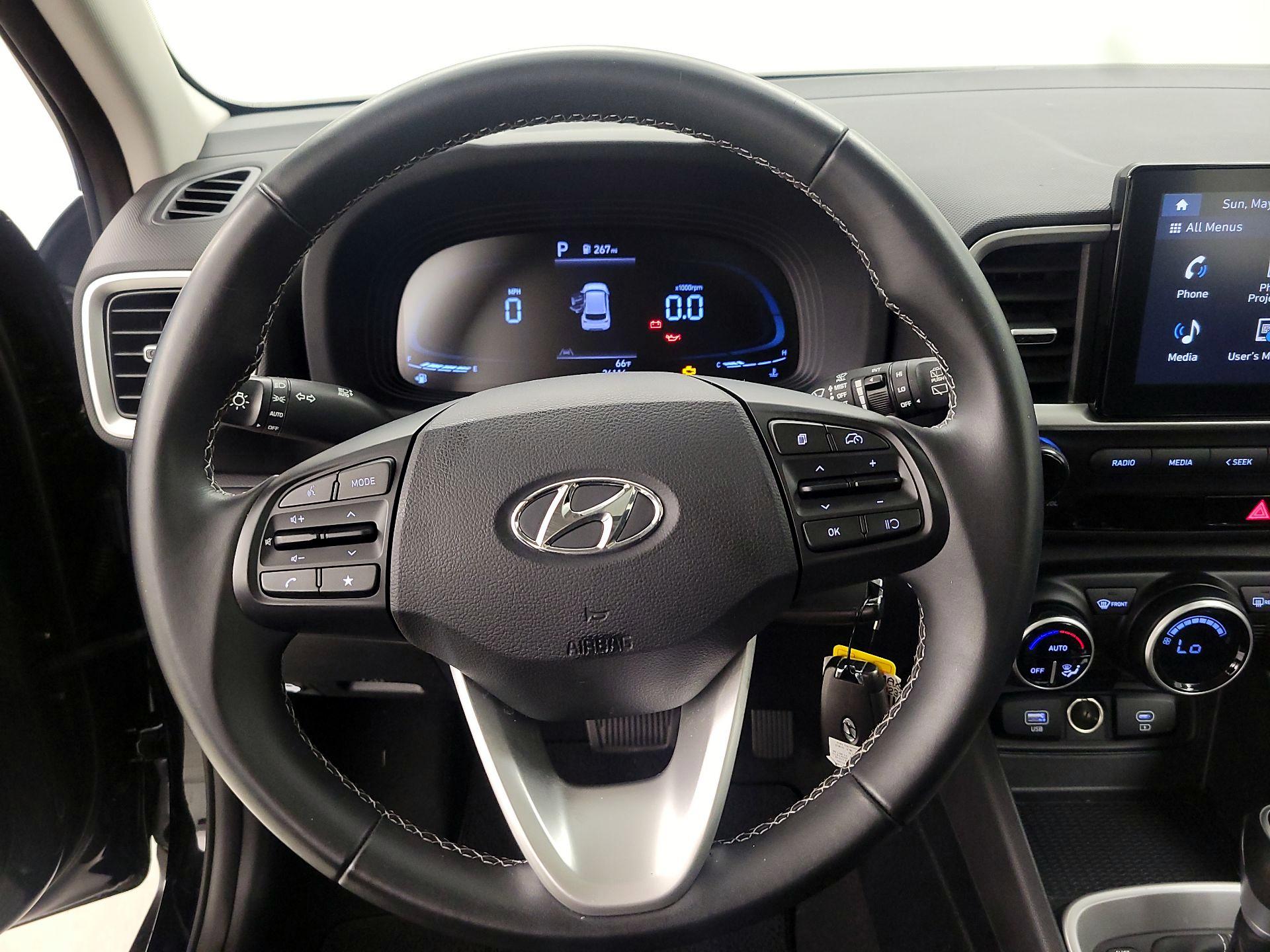 Thumbnail: 2023 Hyundai Venue - 10