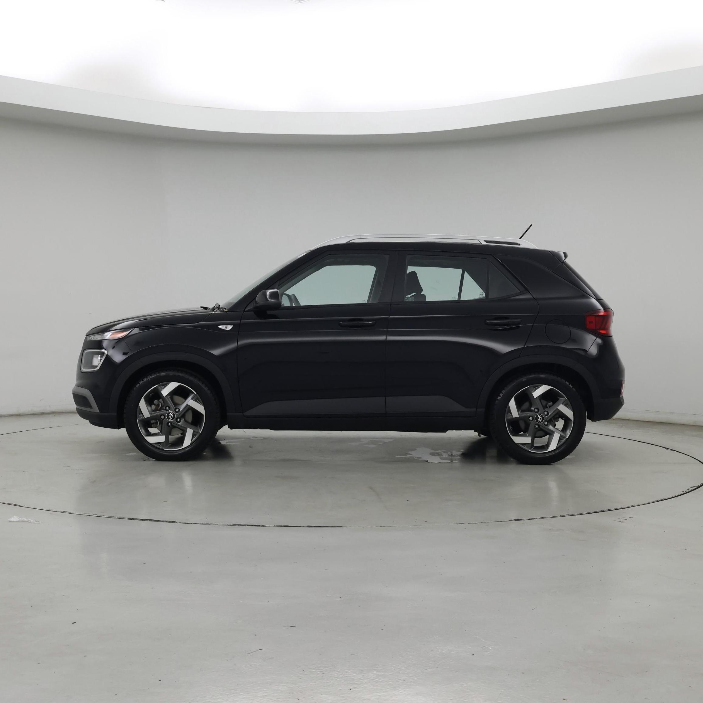 Thumbnail: 2023 Hyundai Venue - 3