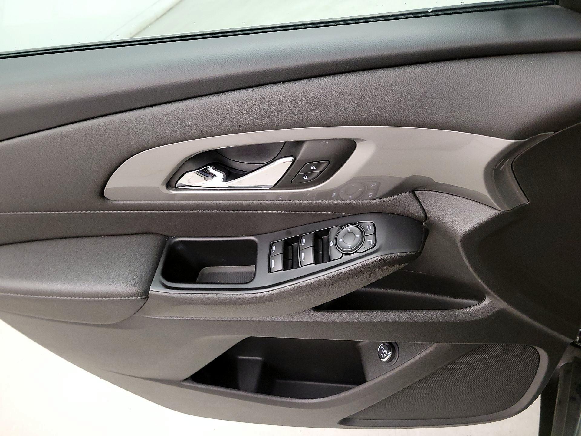 Thumbnail: 2023 Chevrolet Traverse - 12
