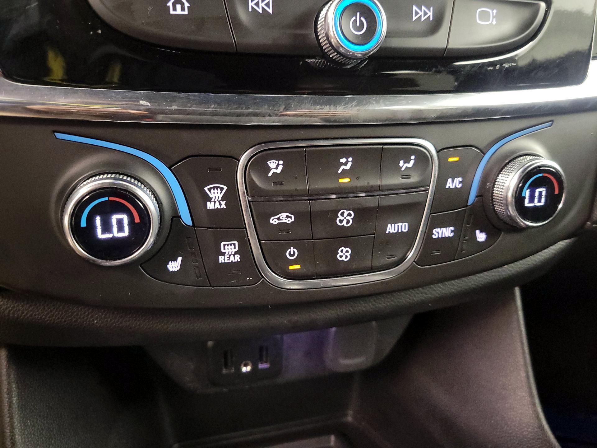 Thumbnail: 2023 Chevrolet Traverse - 16