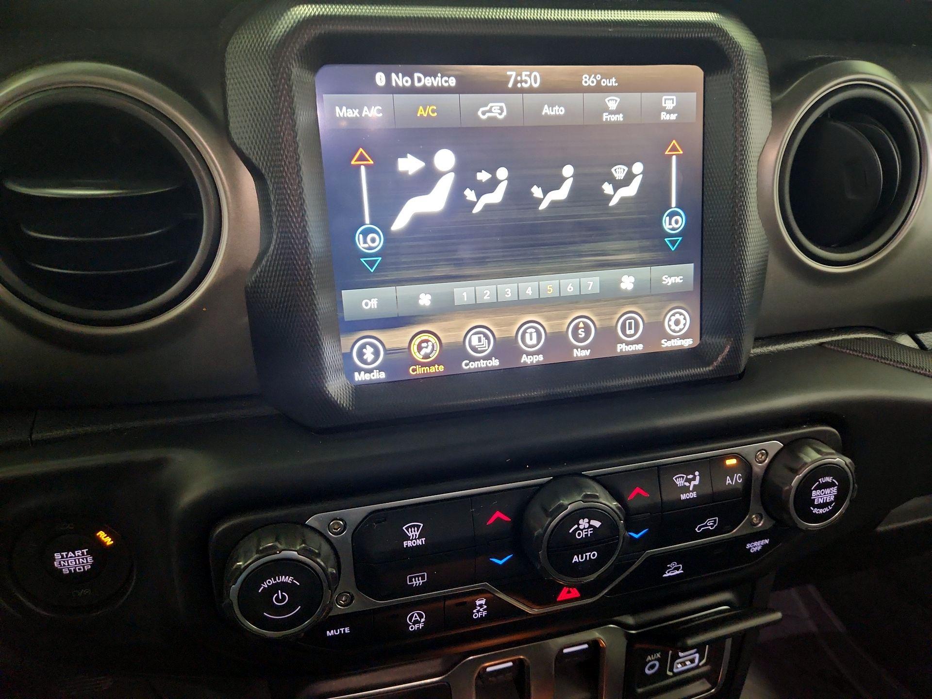 Thumbnail: 2022 Jeep Wrangler - 17