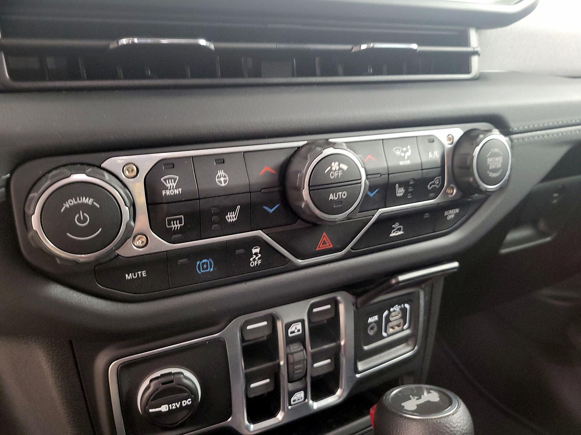 Thumbnail: 2025 Jeep Wrangler - 16