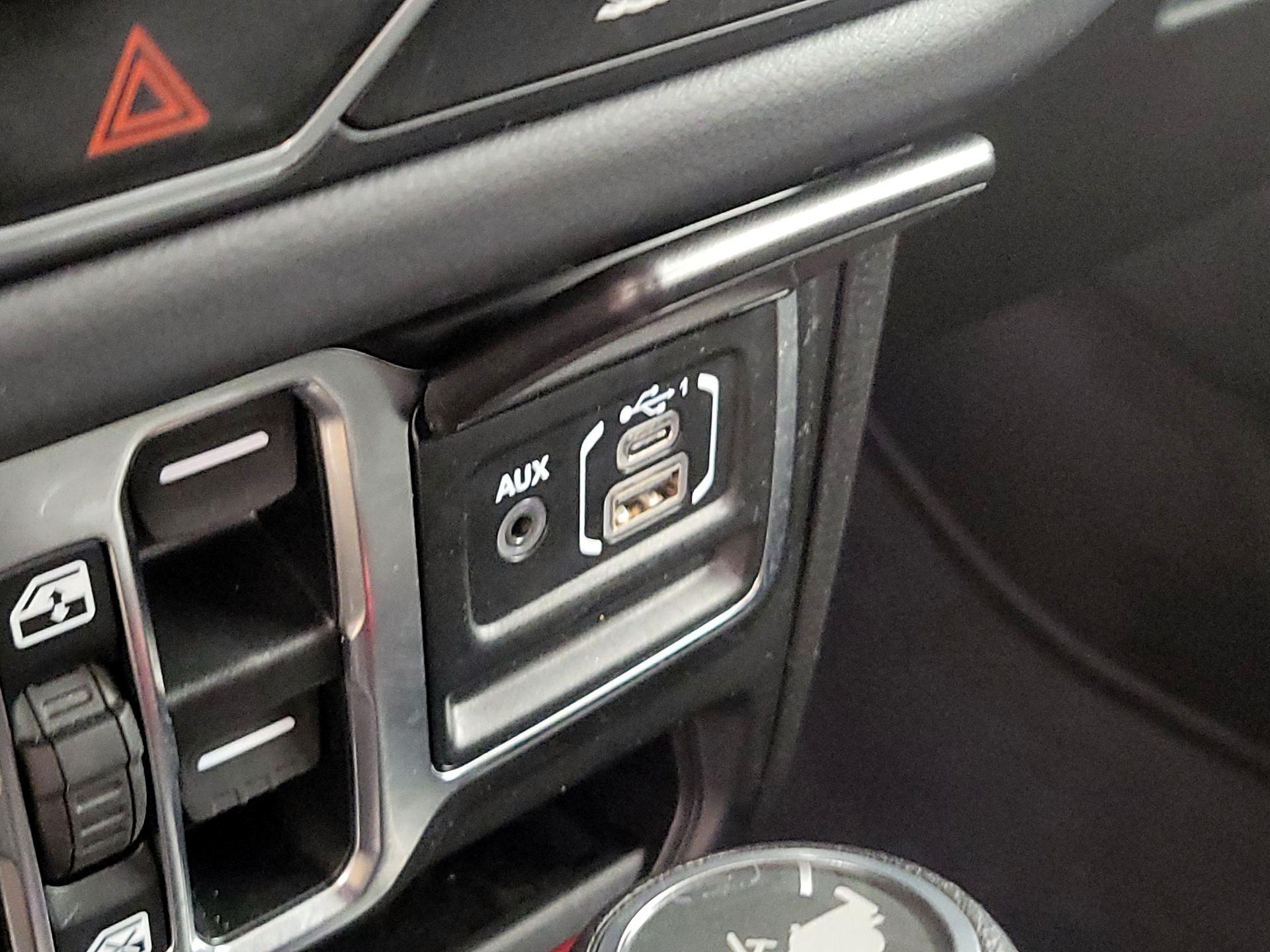 Thumbnail: 2025 Jeep Wrangler - 18