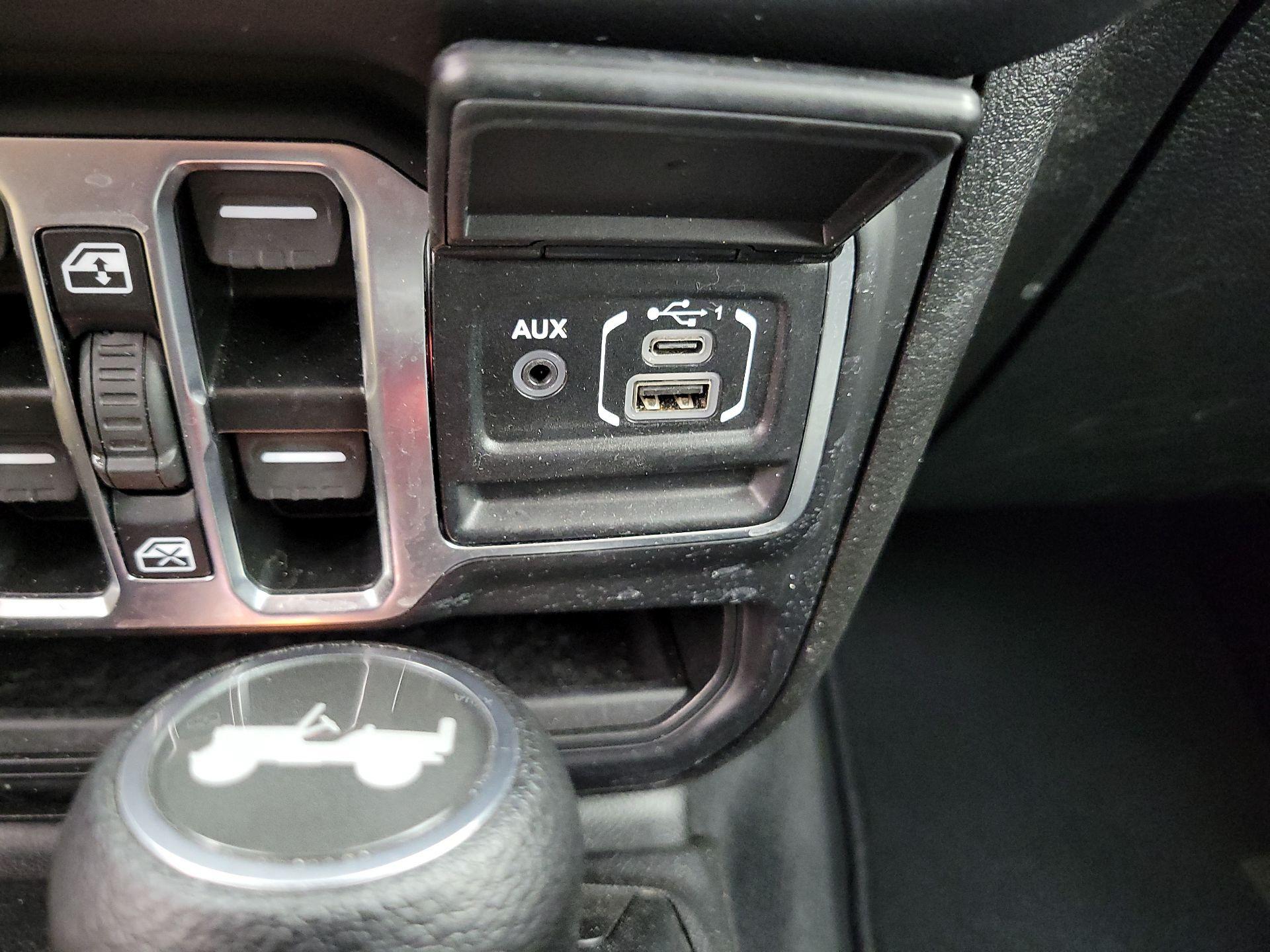 Thumbnail: 2025 Jeep Wrangler - 18