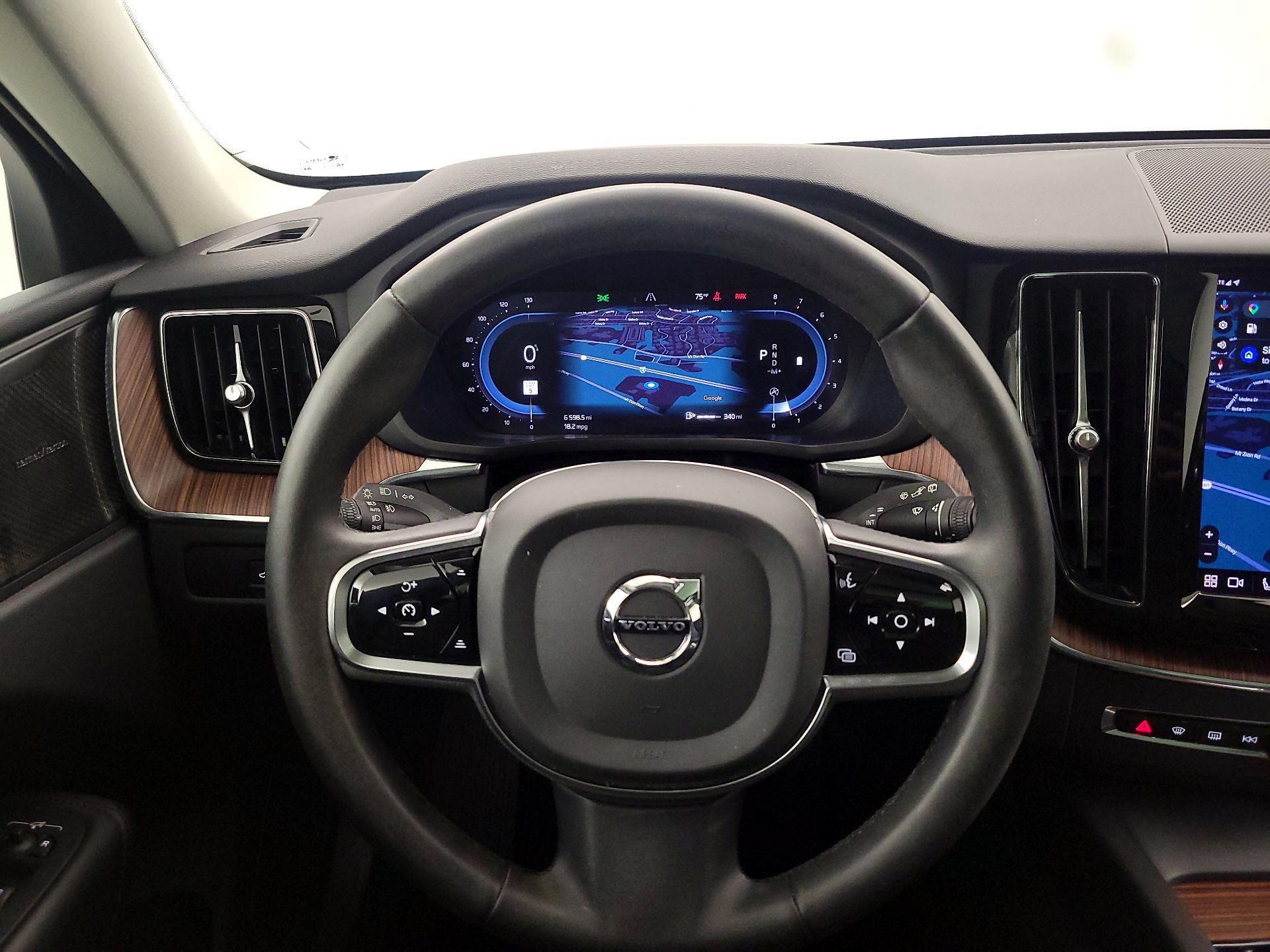 Thumbnail: 2023 Volvo XC60 - 10