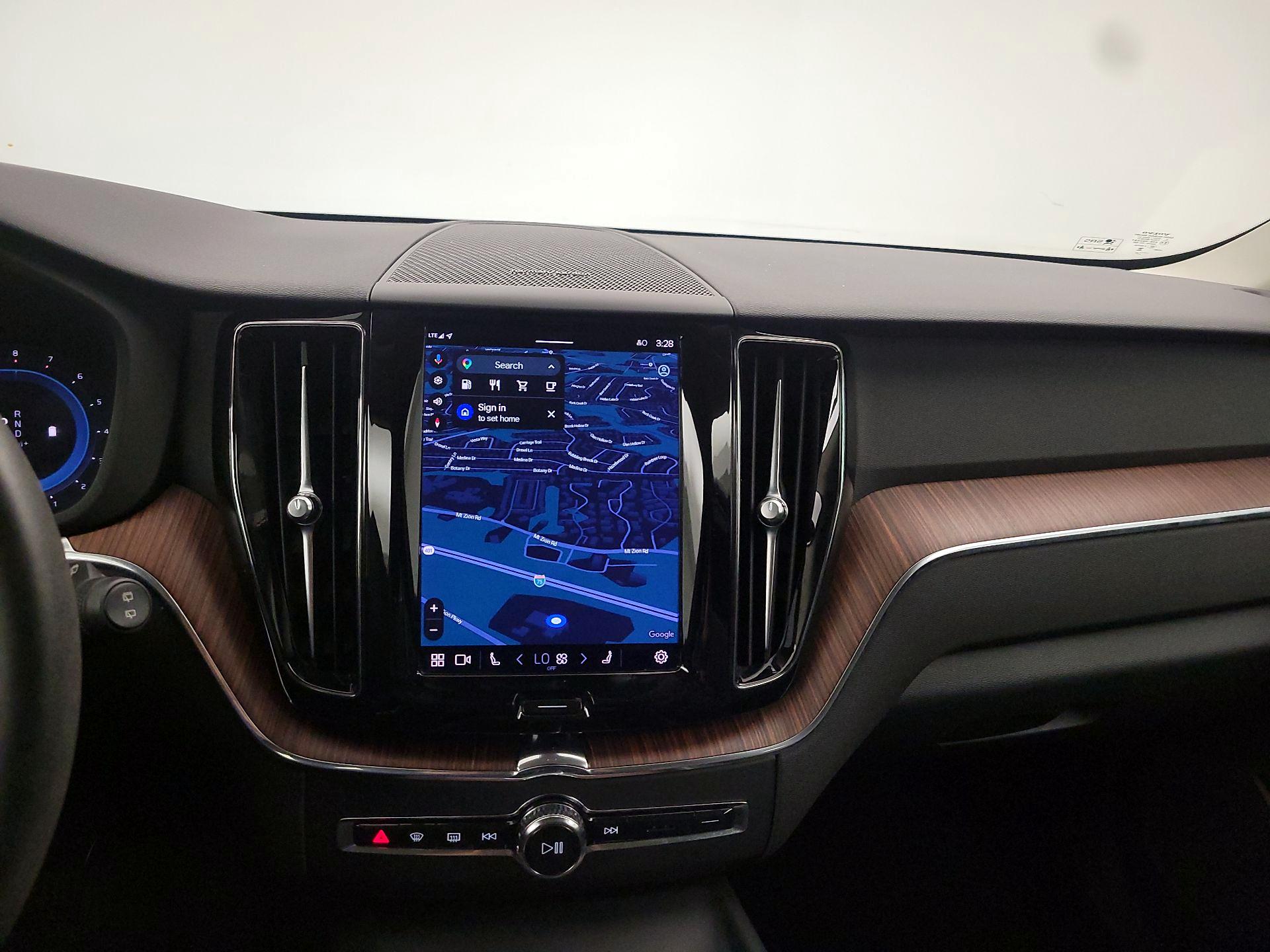 Thumbnail: 2023 Volvo XC60 - 14