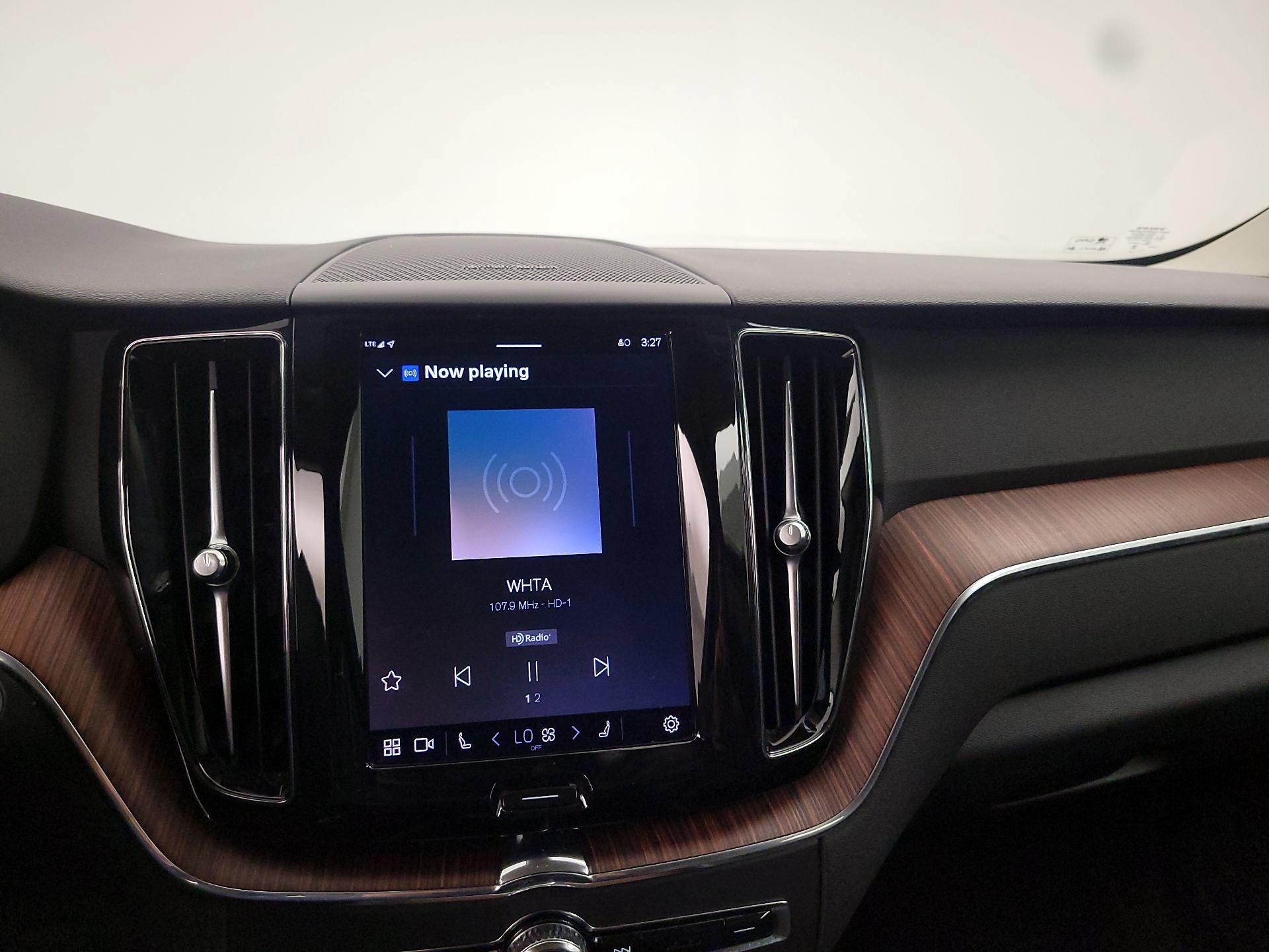 Thumbnail: 2023 Volvo XC60 - 16