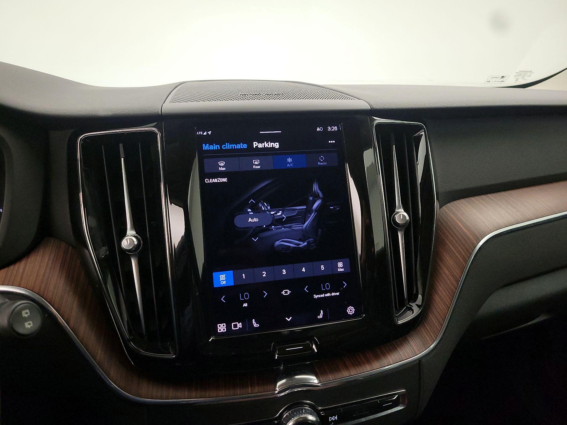 Thumbnail: 2023 Volvo XC60 - 17