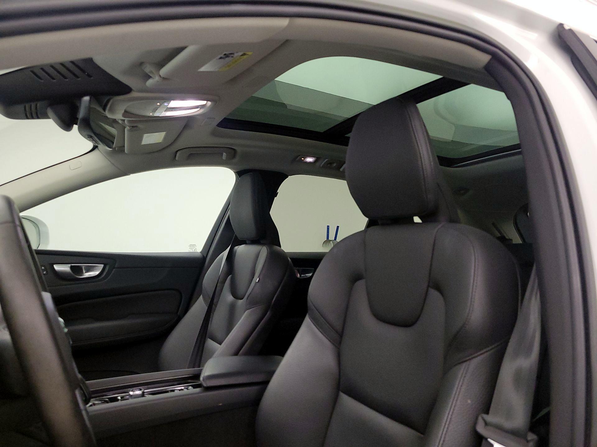 Thumbnail: 2023 Volvo XC60 - 20