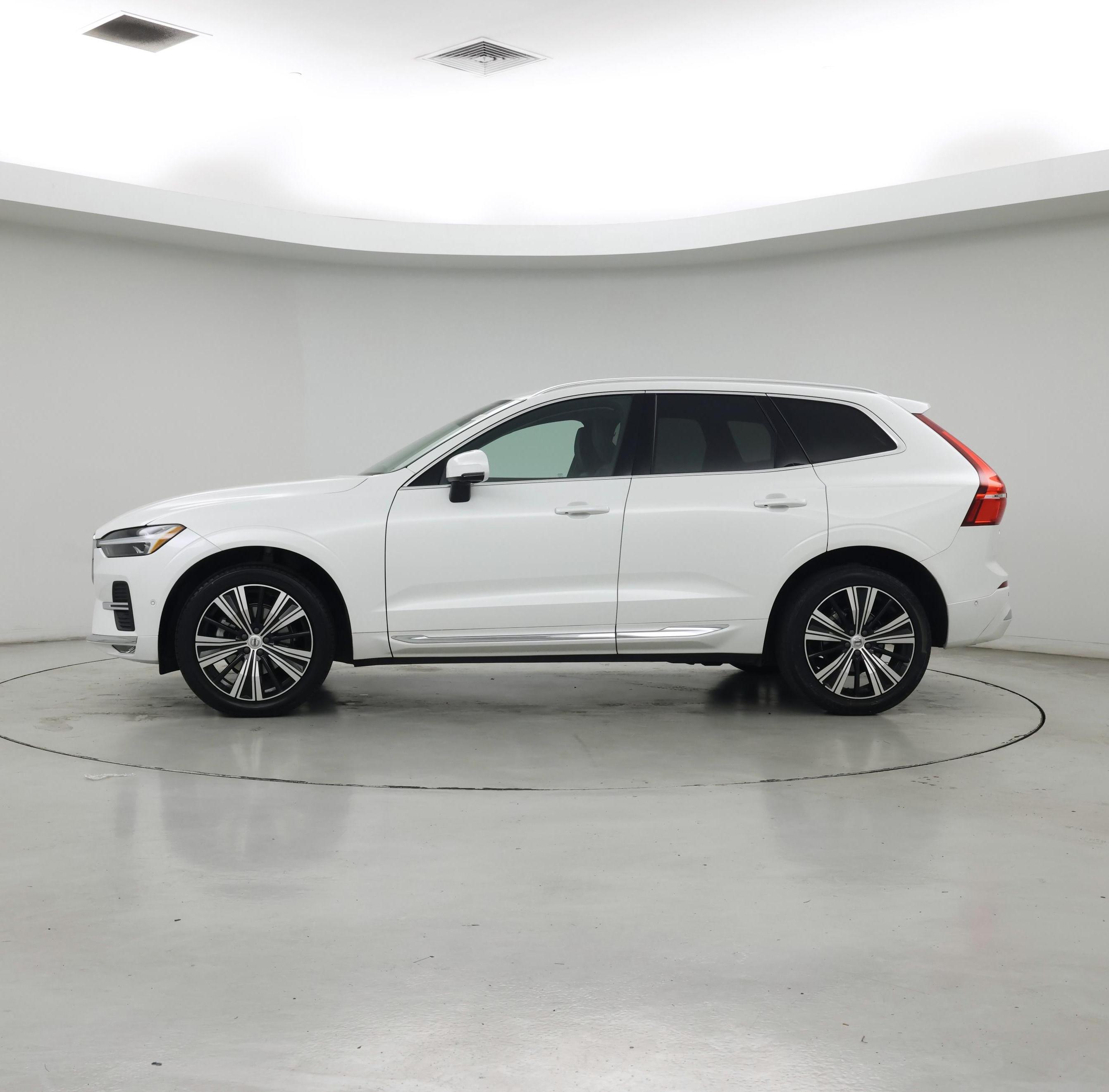 Thumbnail: 2023 Volvo XC60 - 3