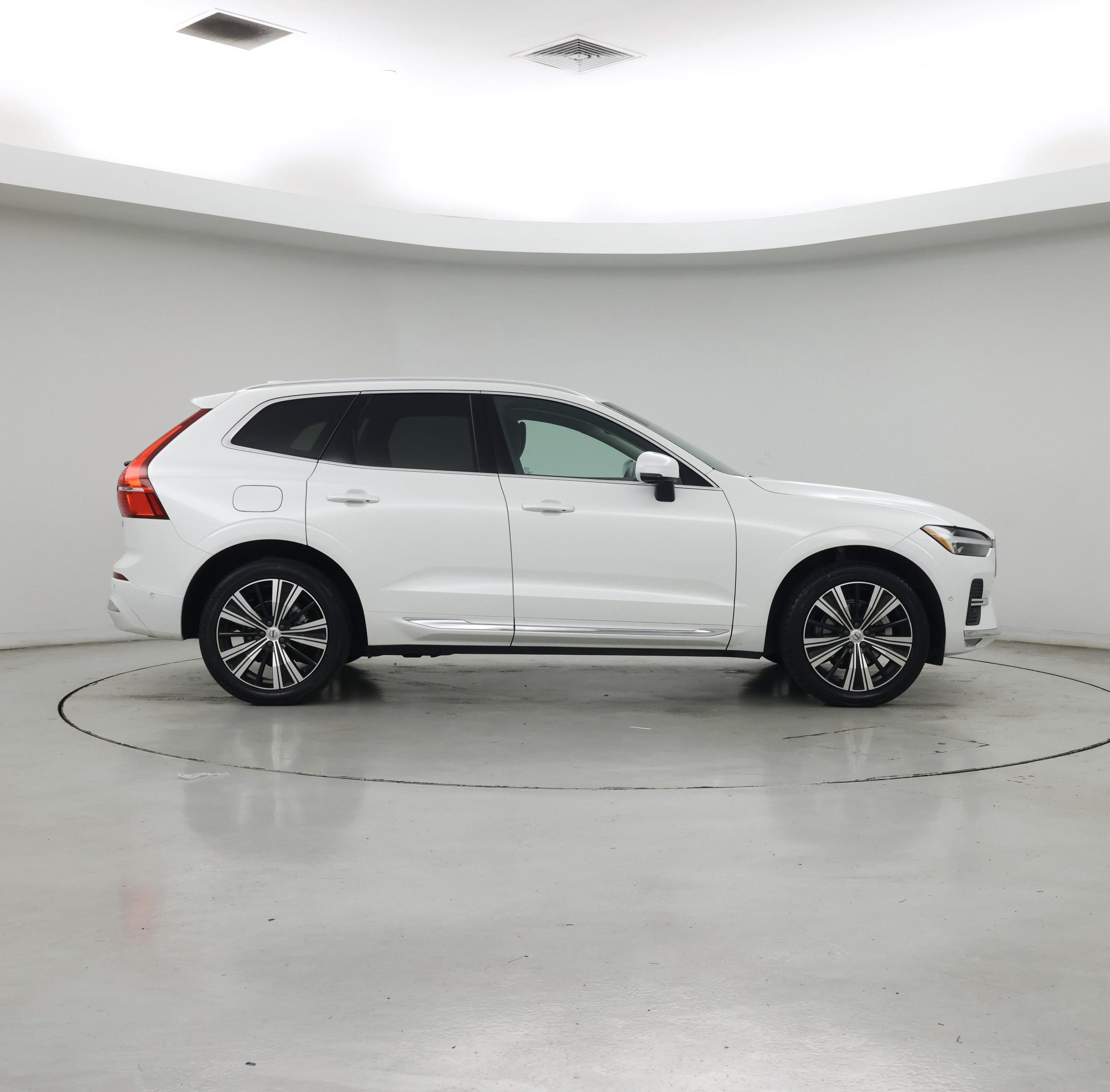 Thumbnail: 2023 Volvo XC60 - 7