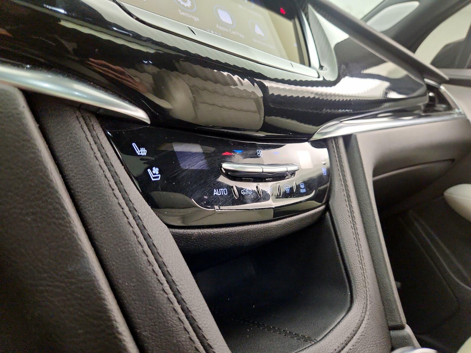 2021 Cadillac XT6 Sport - Photo 17