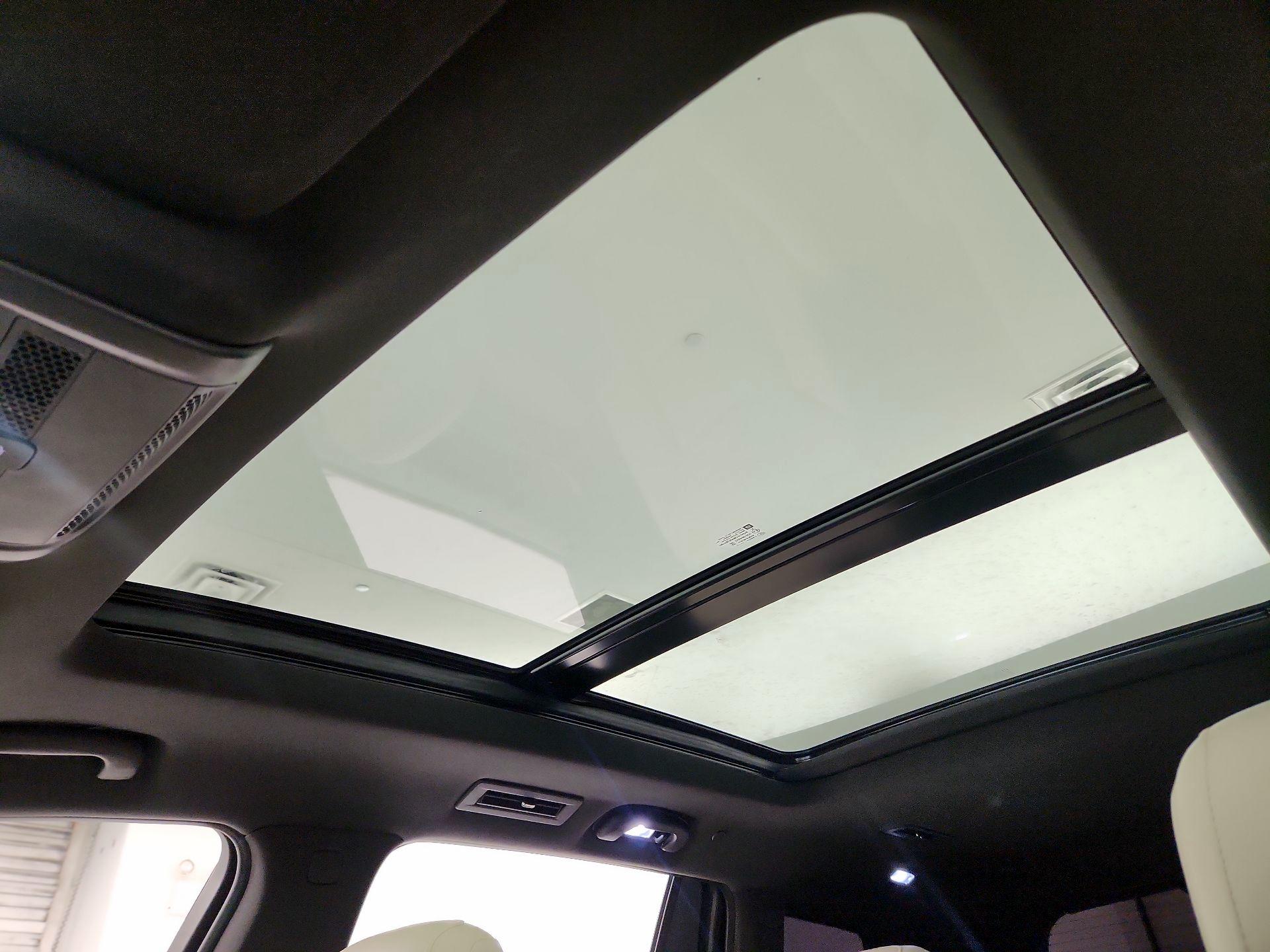 Thumbnail: 2021 Cadillac XT6 - 19