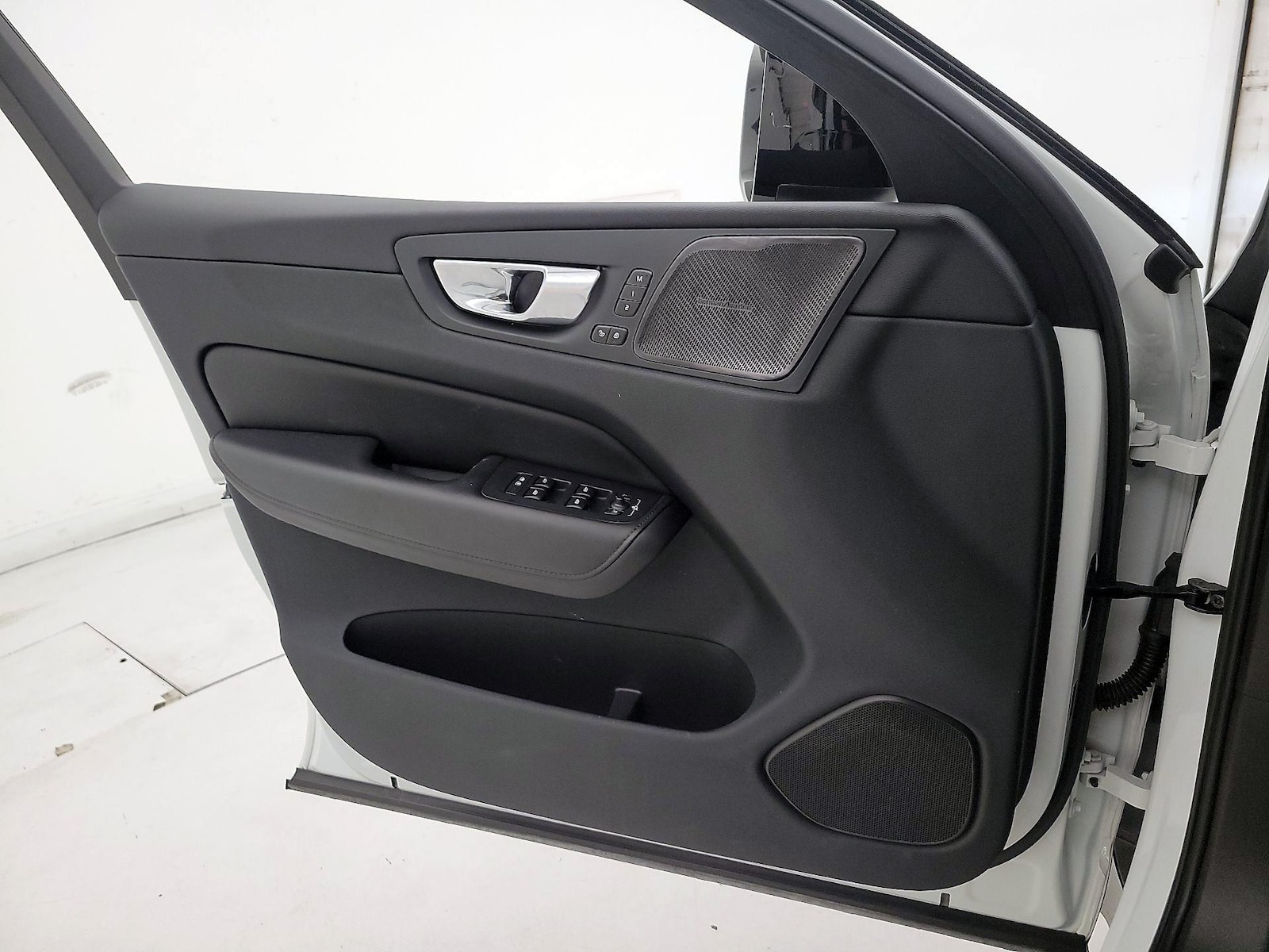 2023 Volvo XC60 Plus - Photo 11