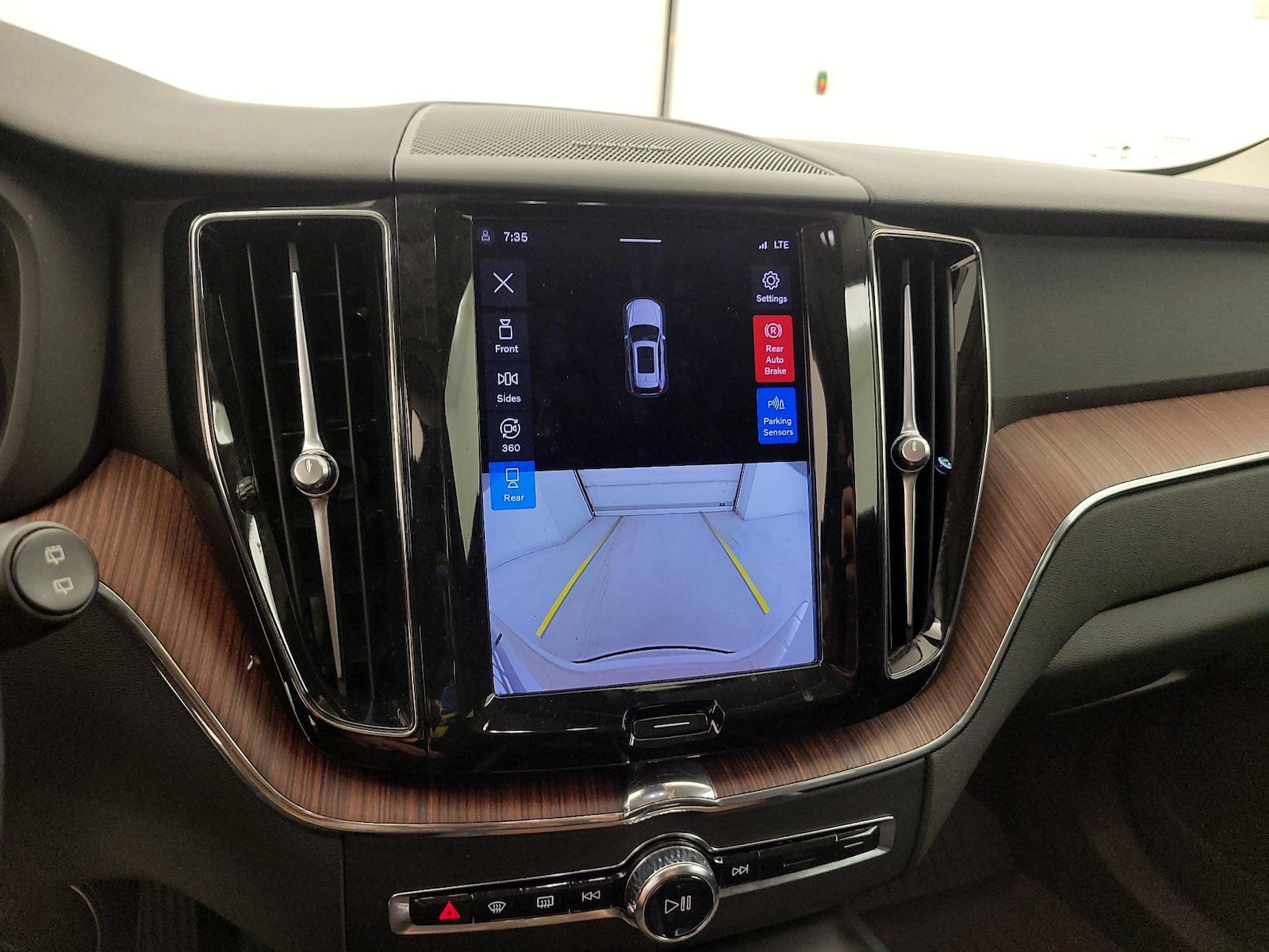 2023 Volvo XC60 Plus - Photo 12