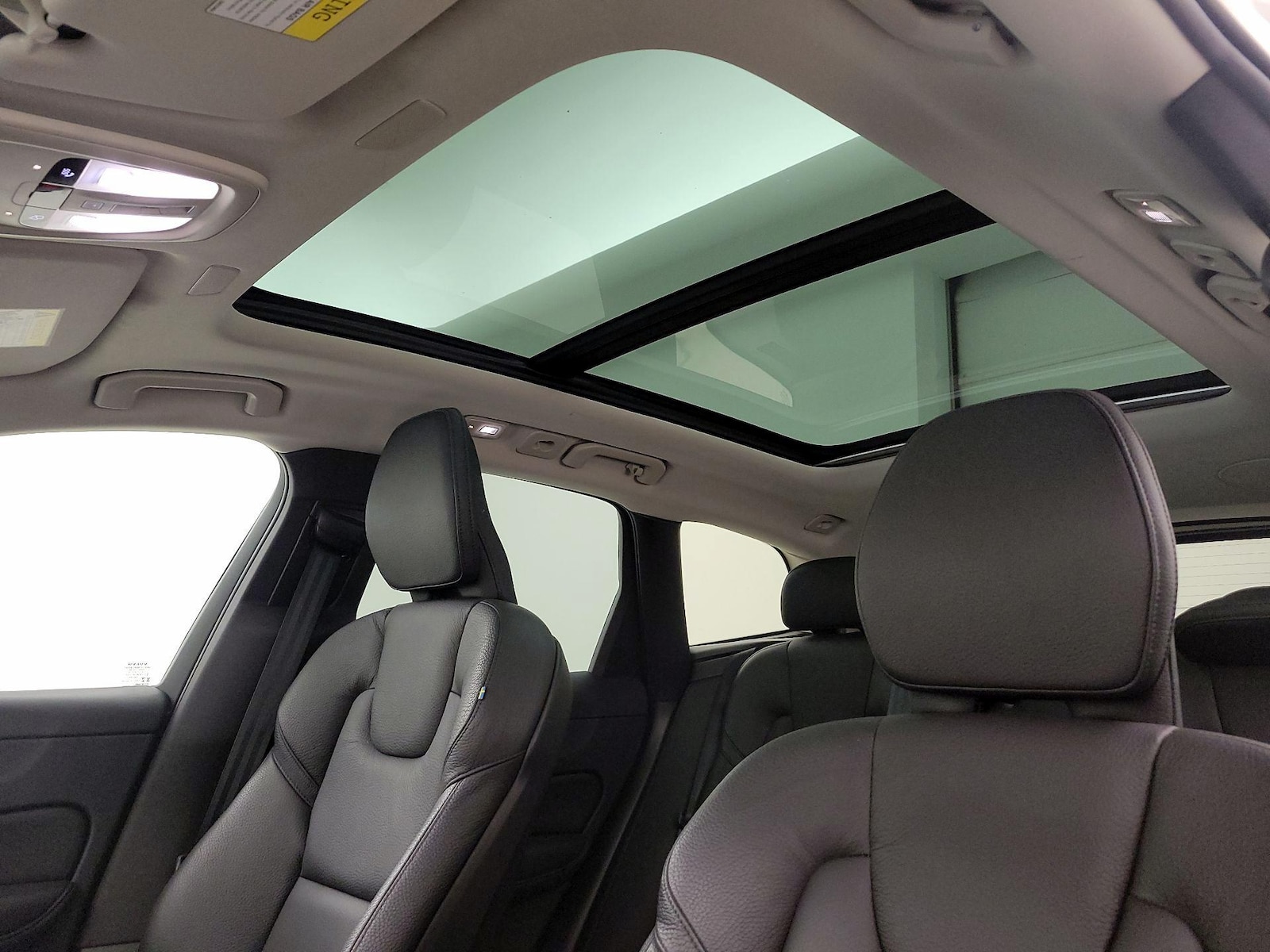 2023 Volvo XC60 Plus - Photo 16