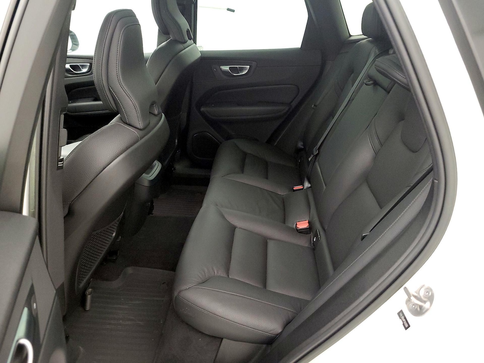 2023 Volvo XC60 Plus - Photo 17
