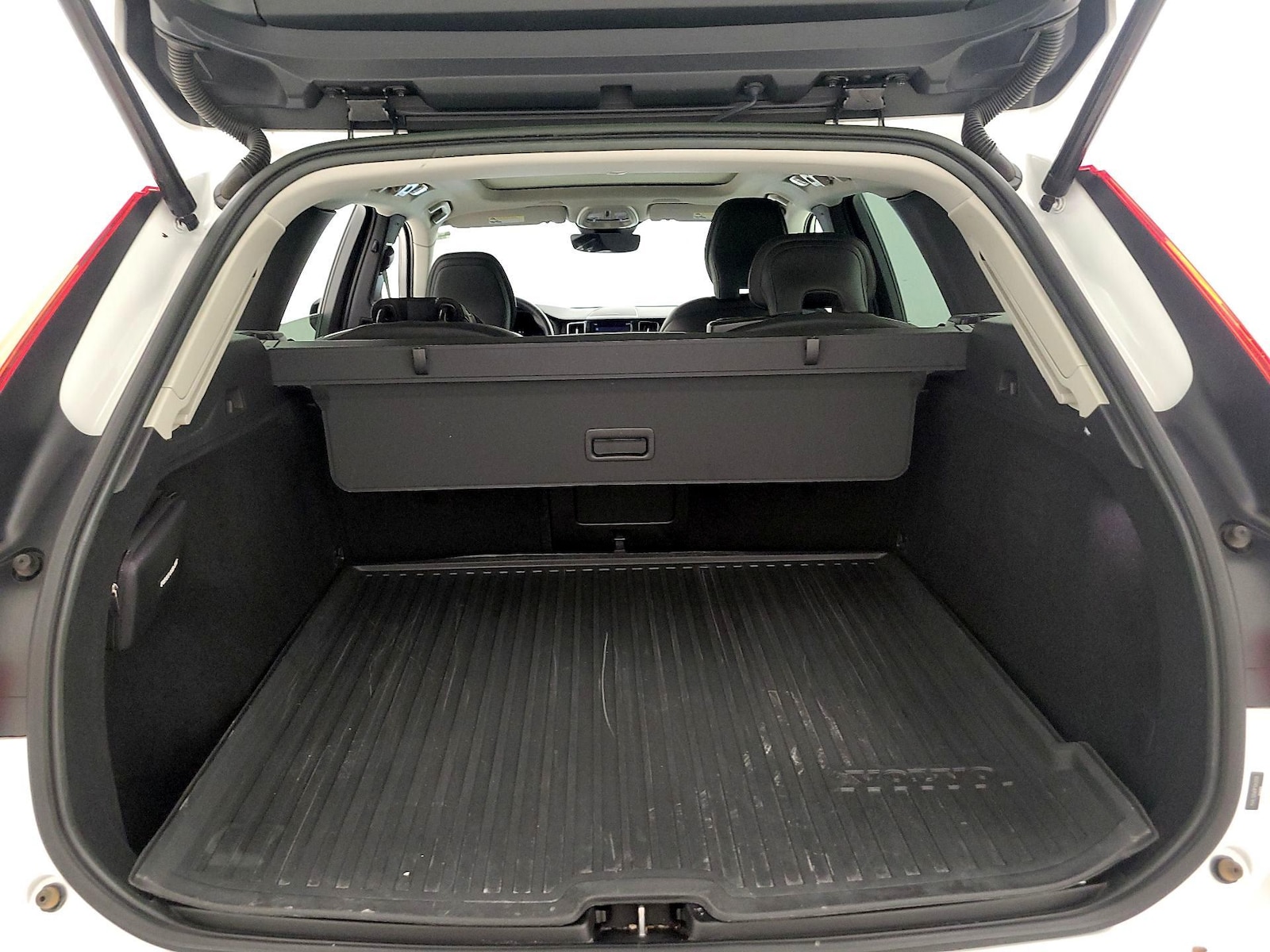 2023 Volvo XC60 Plus - Photo 18