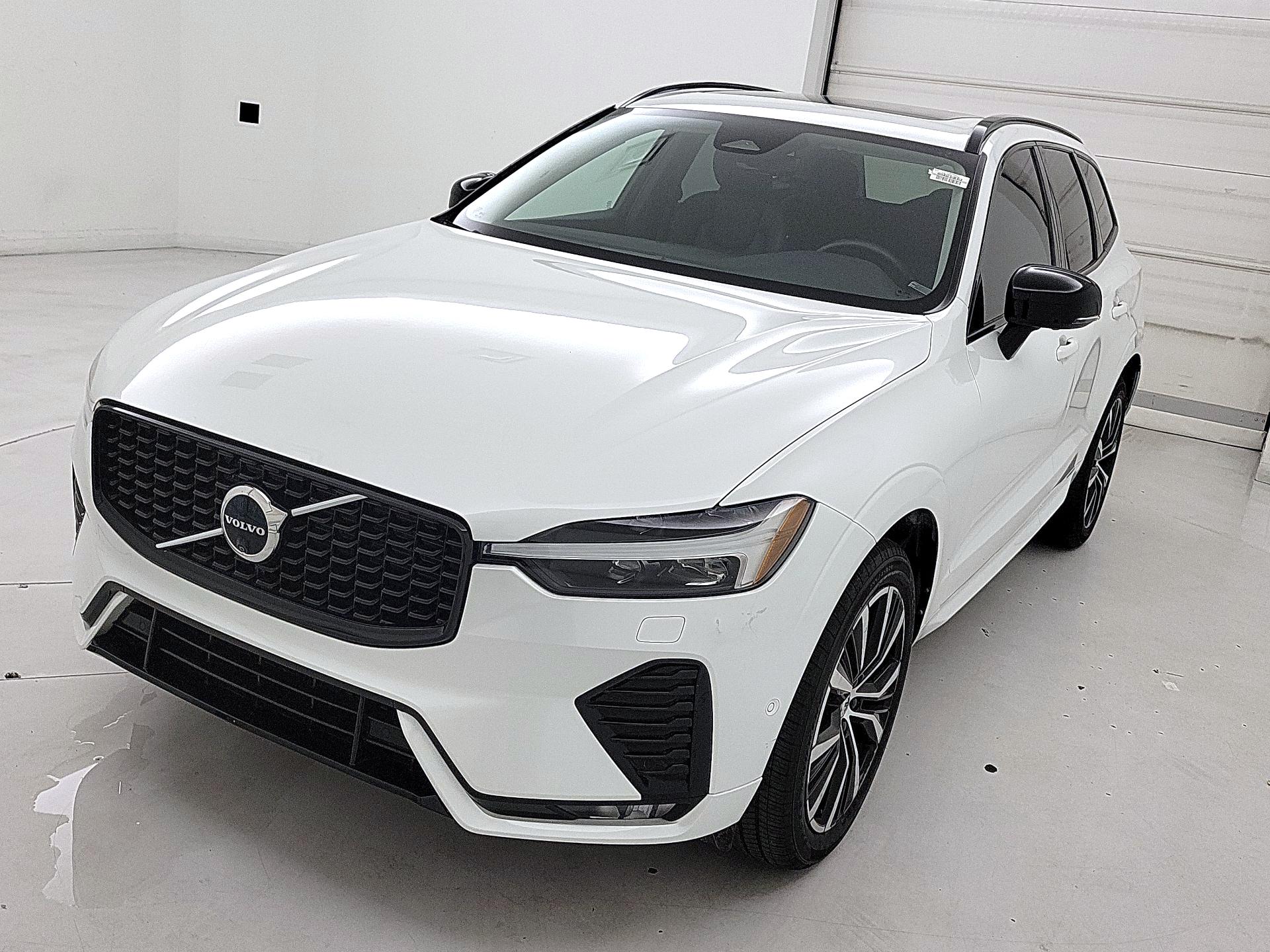 Thumbnail: 2023 Volvo XC60 - 3