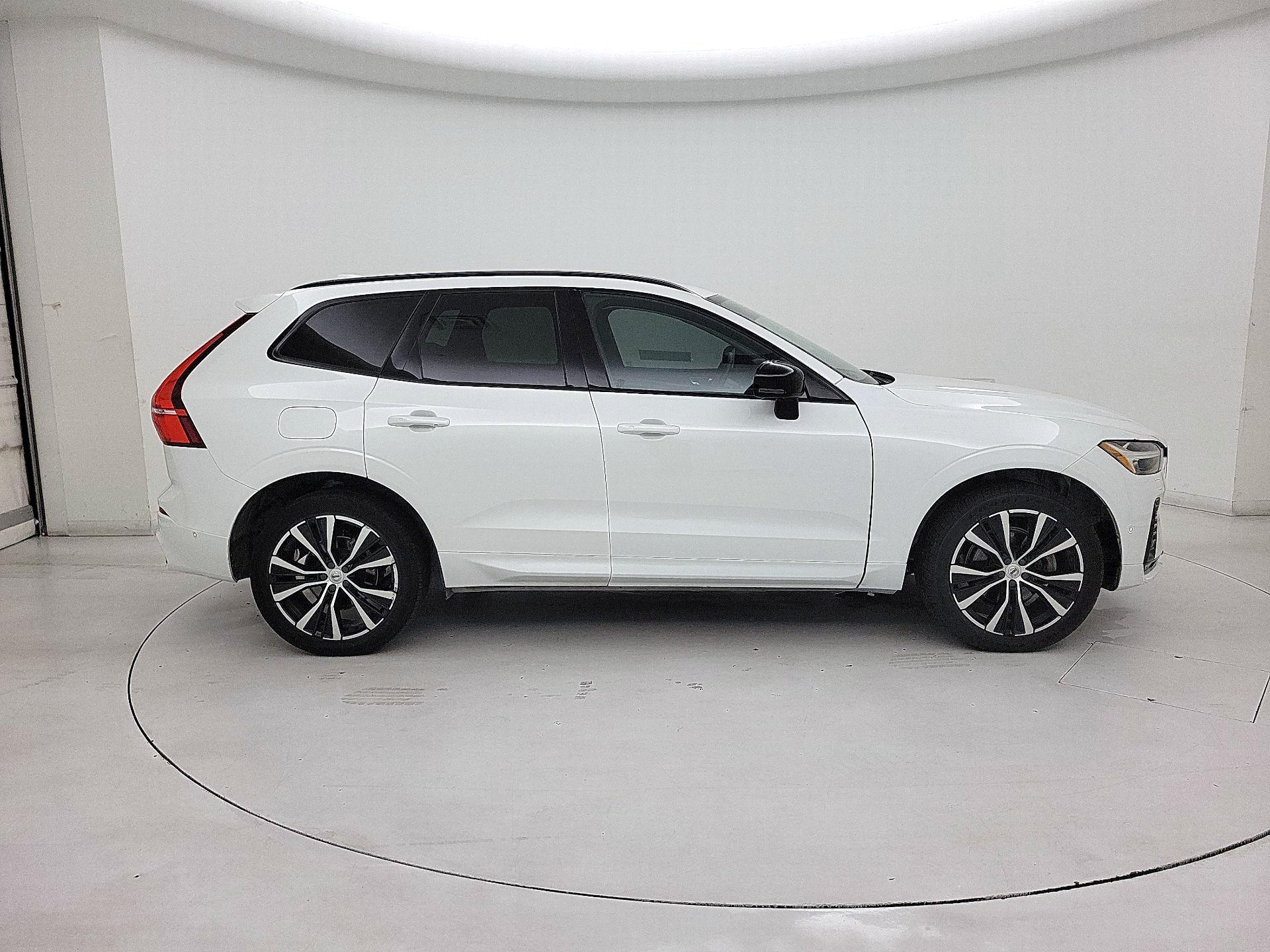 Thumbnail: 2023 Volvo XC60 - 4