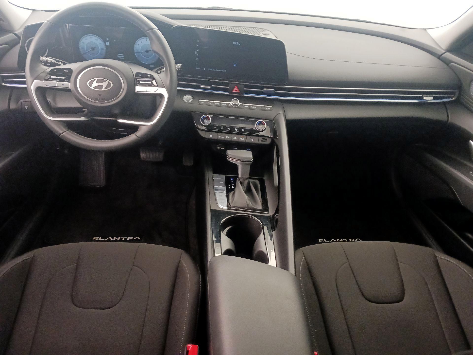 Thumbnail: 2024 Hyundai Elantra - 9