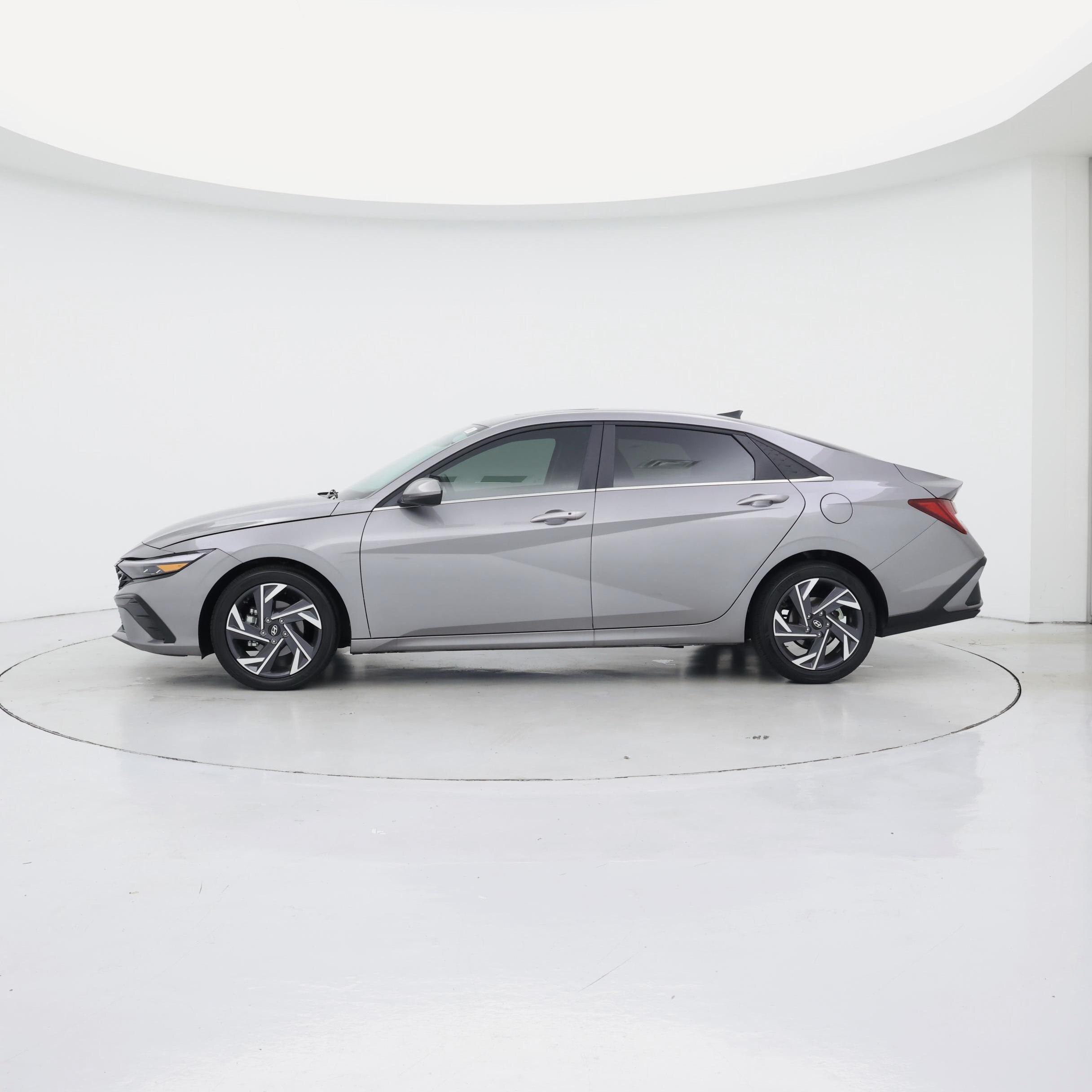 Thumbnail: 2024 Hyundai Elantra - 3