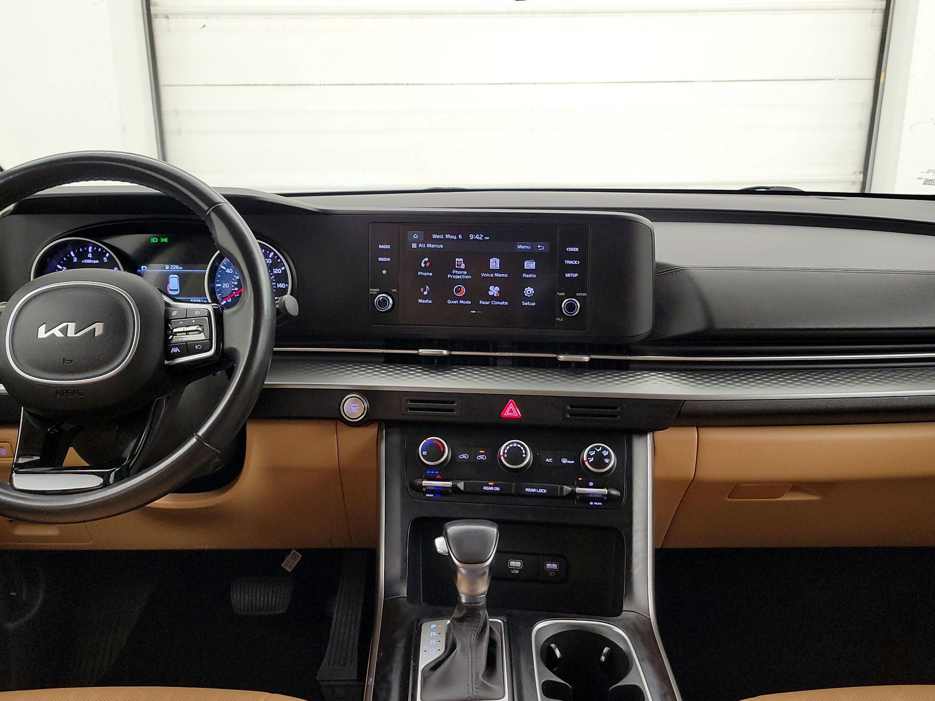 Thumbnail: 2023 Kia Carnival - 9