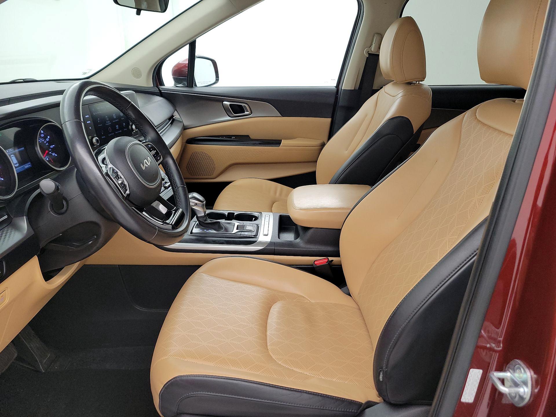 Thumbnail: 2023 Kia Carnival - 11