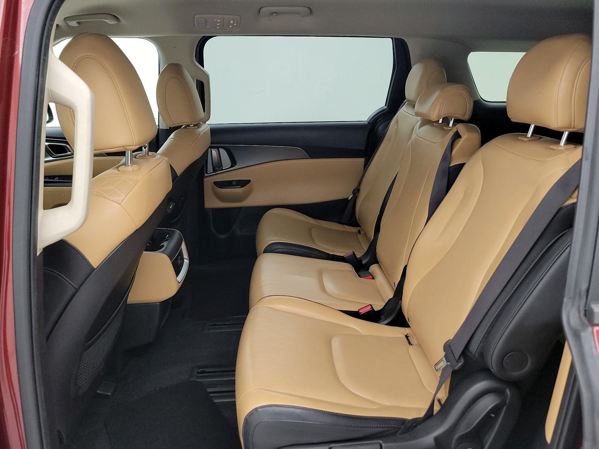 Thumbnail: 2023 Kia Carnival - 19