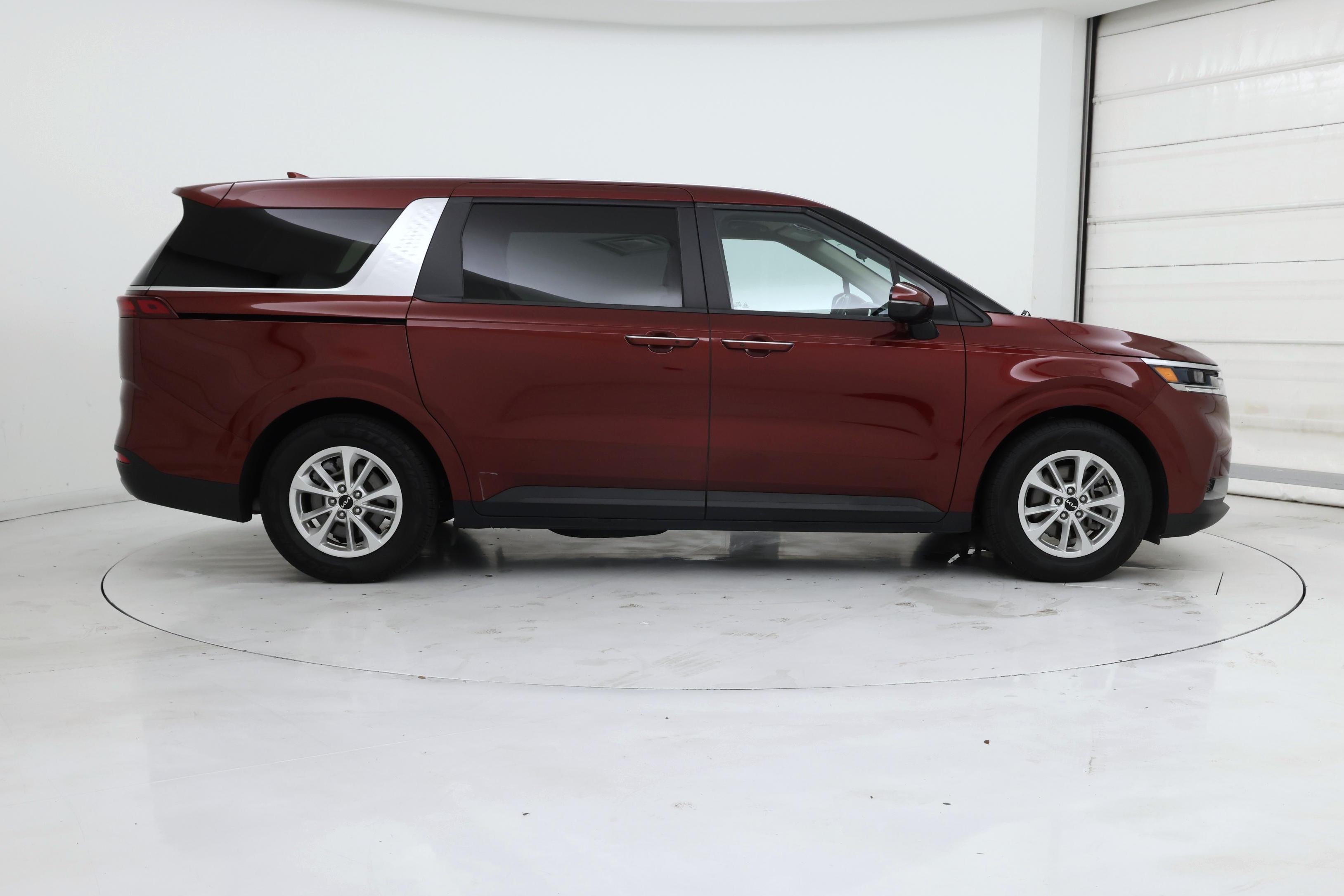 Thumbnail: 2023 Kia Carnival - 7