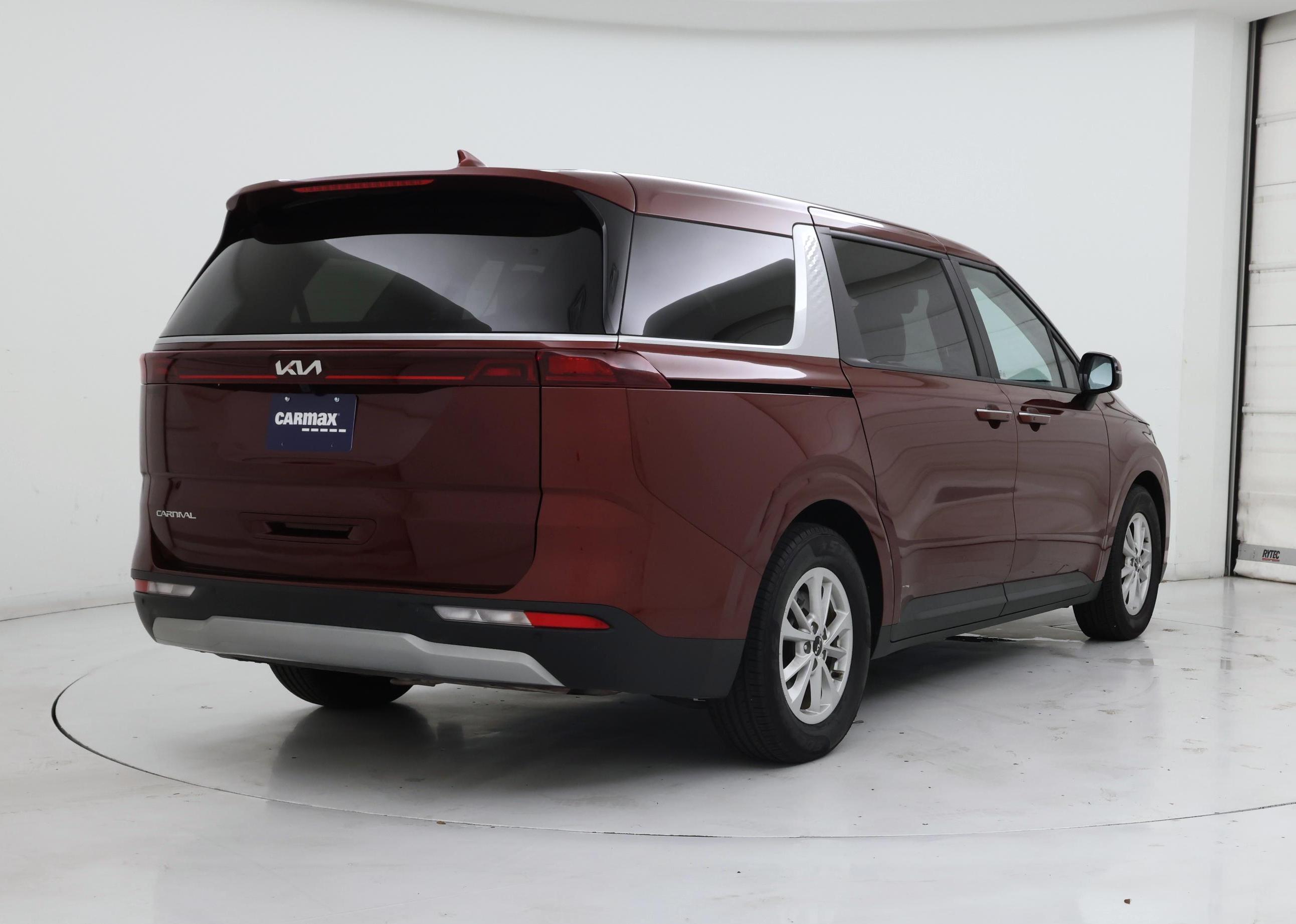 Thumbnail: 2023 Kia Carnival - 8