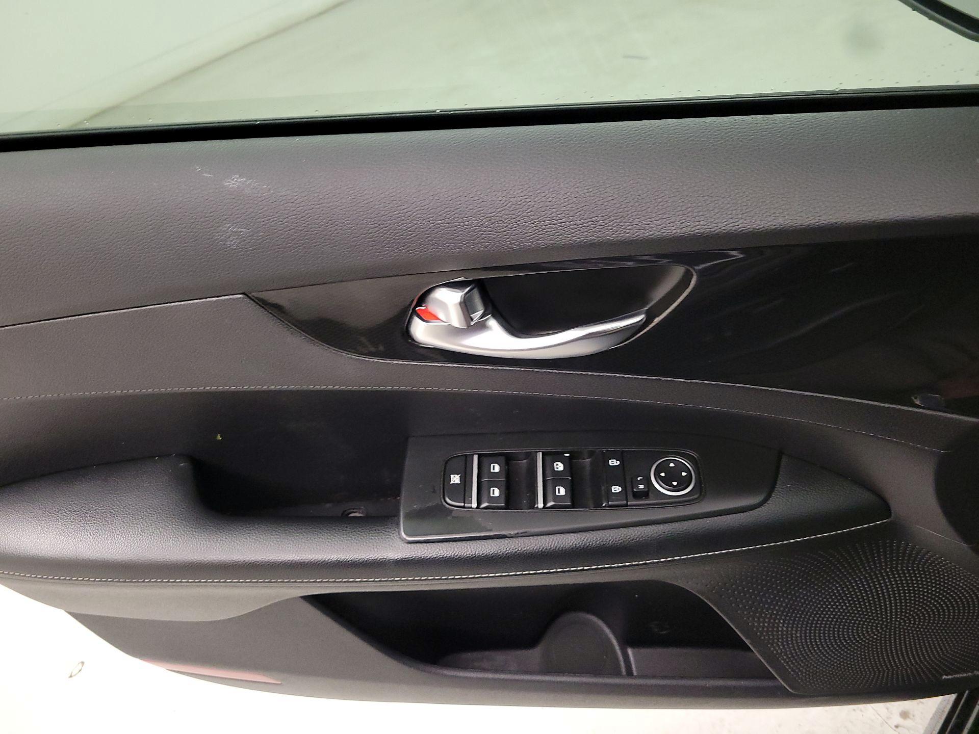Thumbnail: 2021 Kia Forte - 12