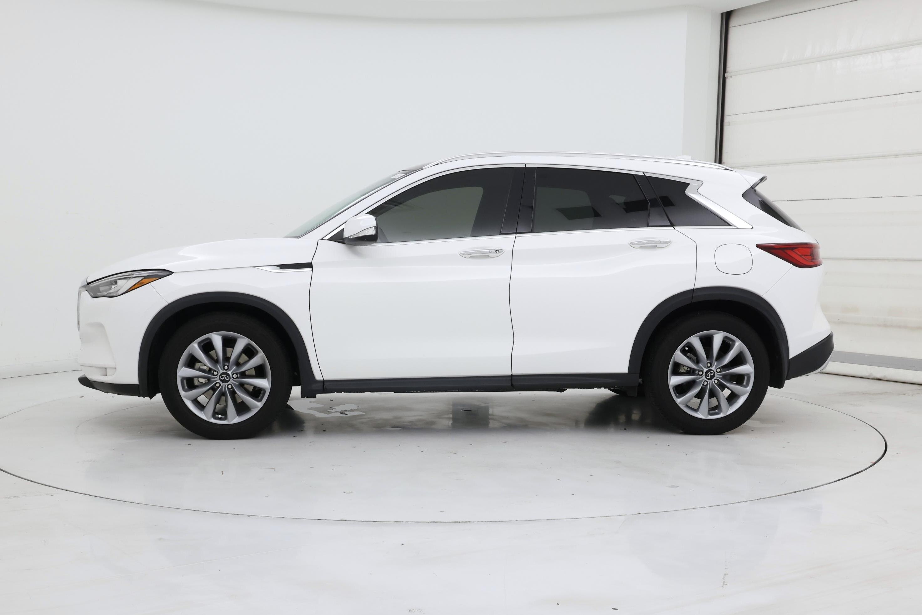 Thumbnail: 2022 INFINITI QX50 - 3