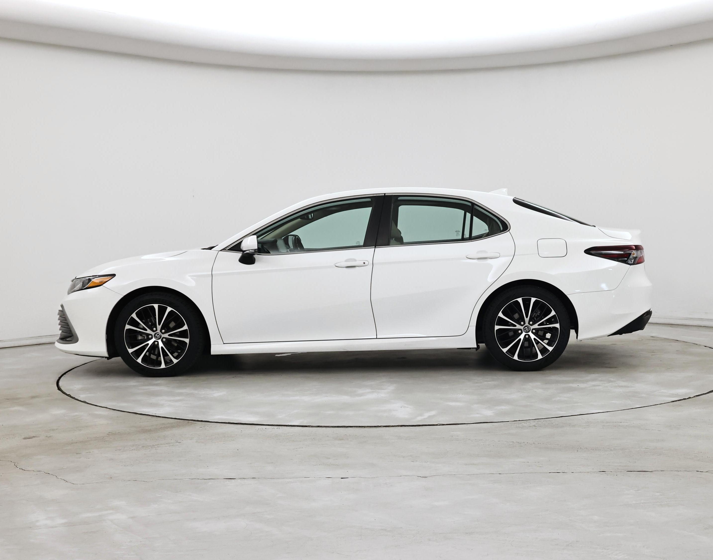 Thumbnail: 2022 Toyota Camry - 3