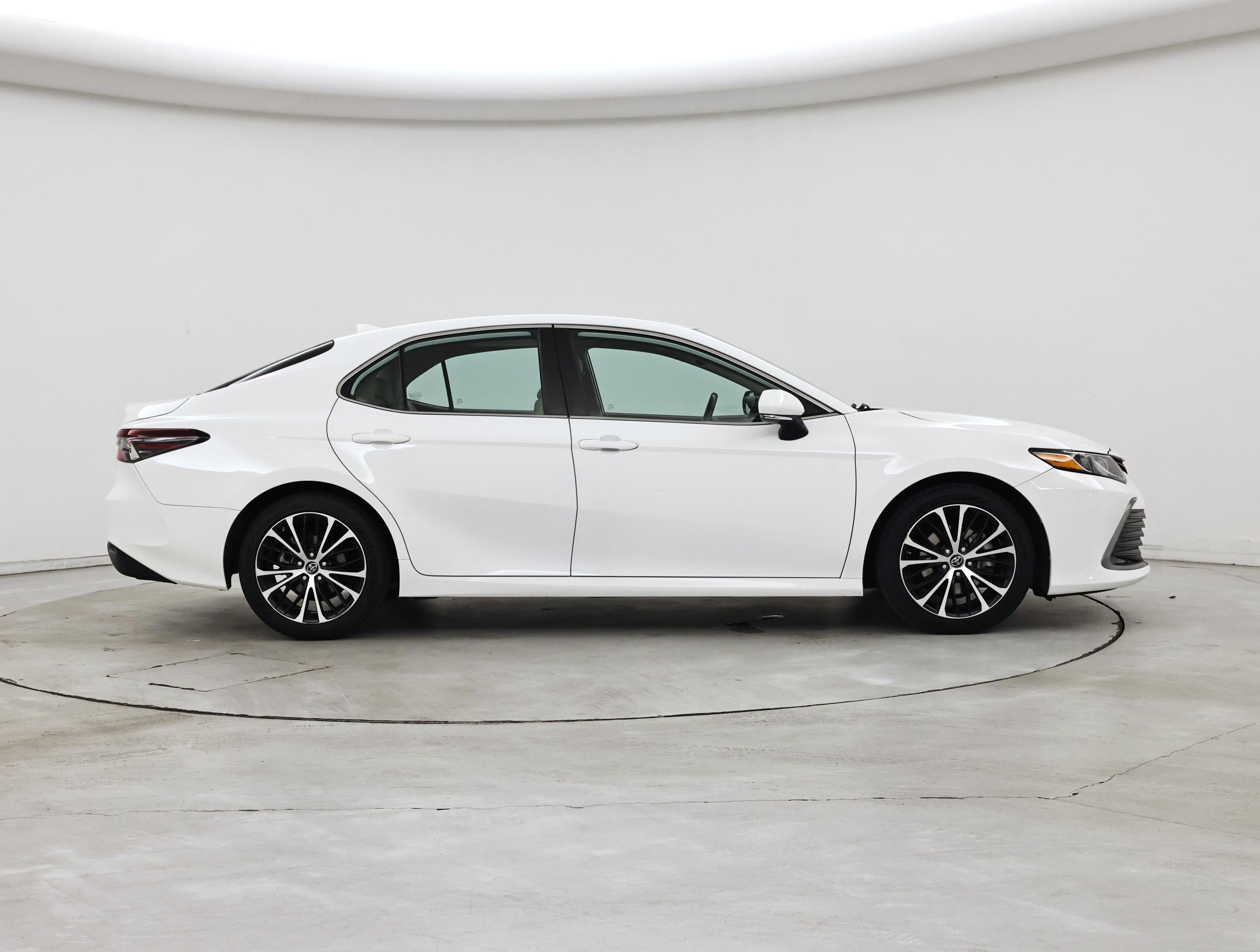 Thumbnail: 2022 Toyota Camry - 7