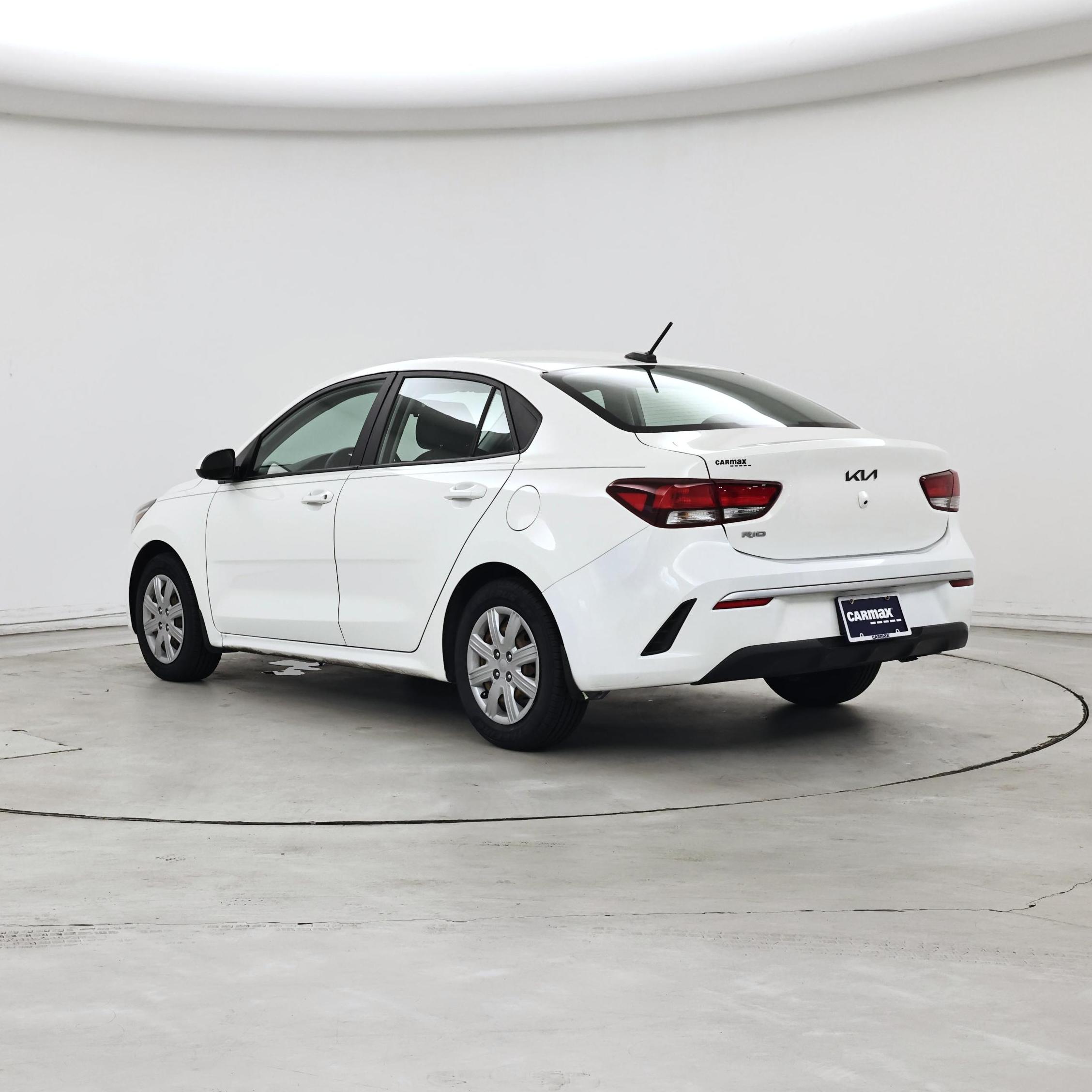 Thumbnail: 2022 Kia Rio - 2