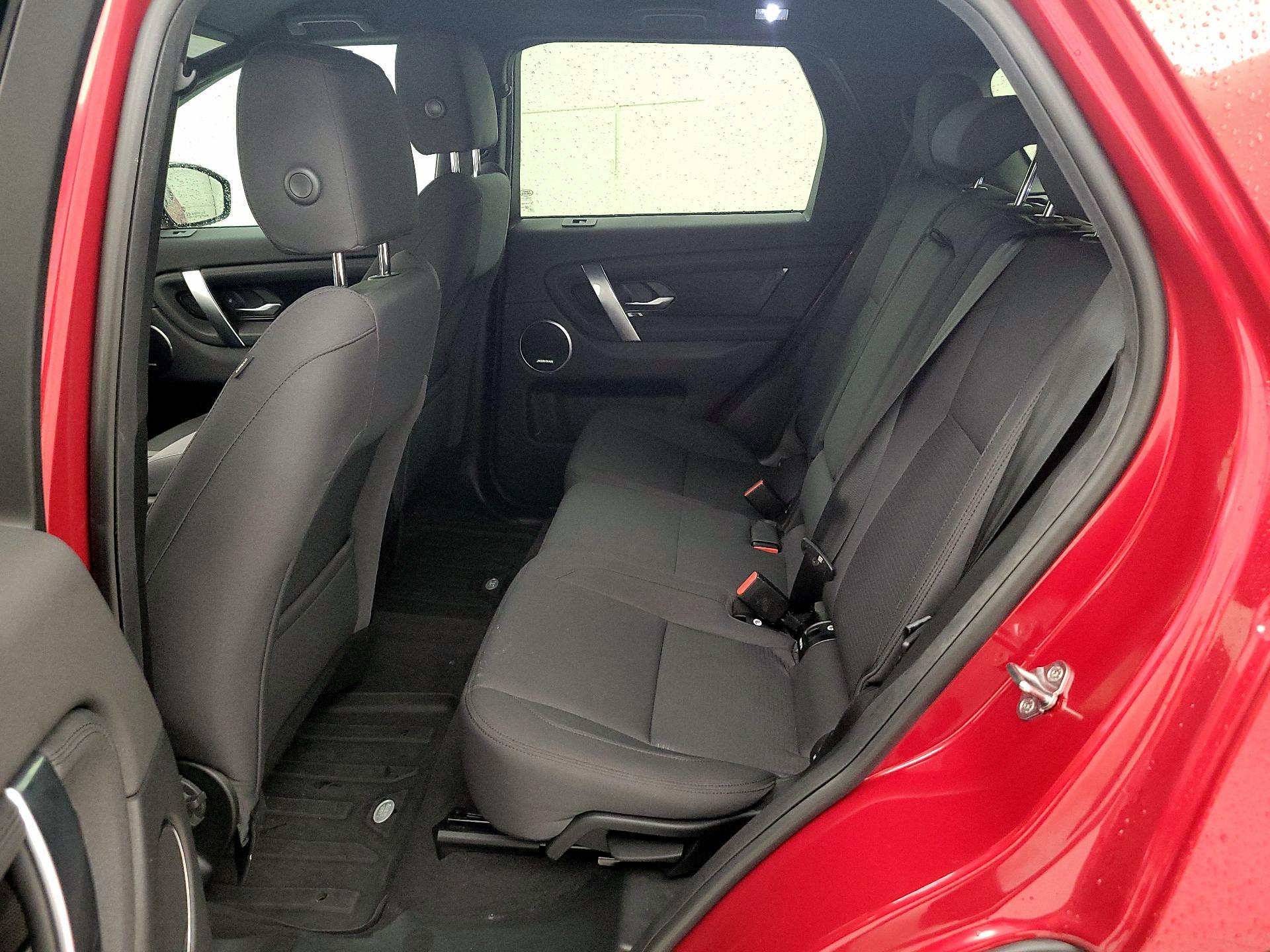 Thumbnail: 2020 Land Rover Discovery Sport - 18