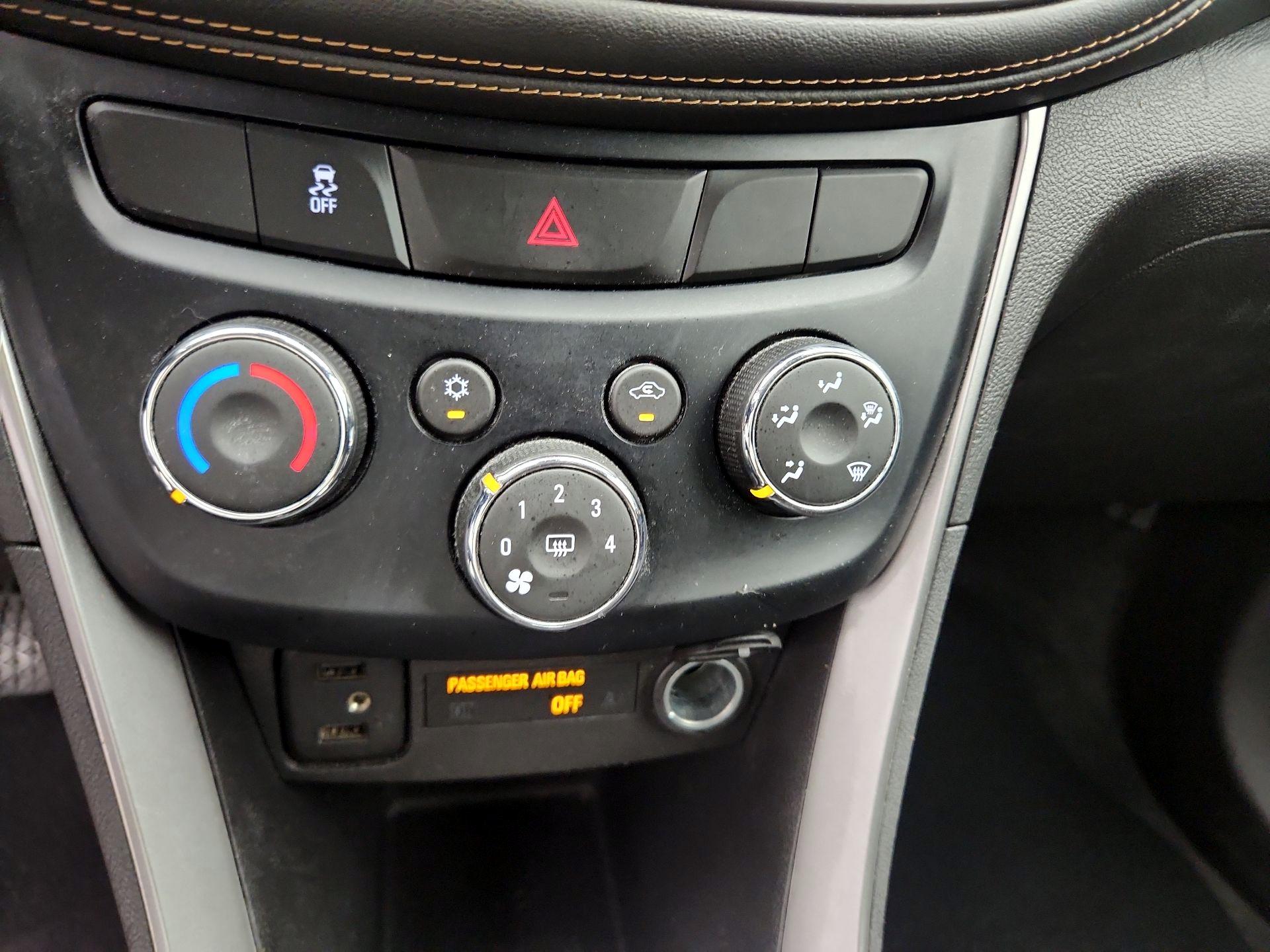 Thumbnail: 2020 Chevrolet Trax - 16