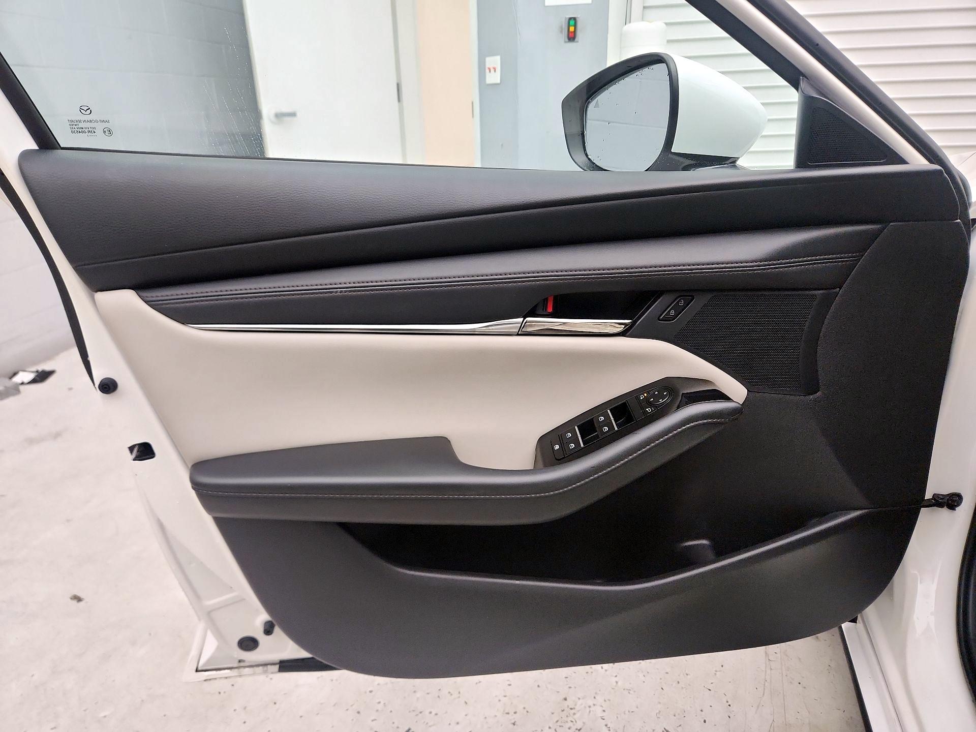 Thumbnail: 2022 Mazda Mazda3 - 12