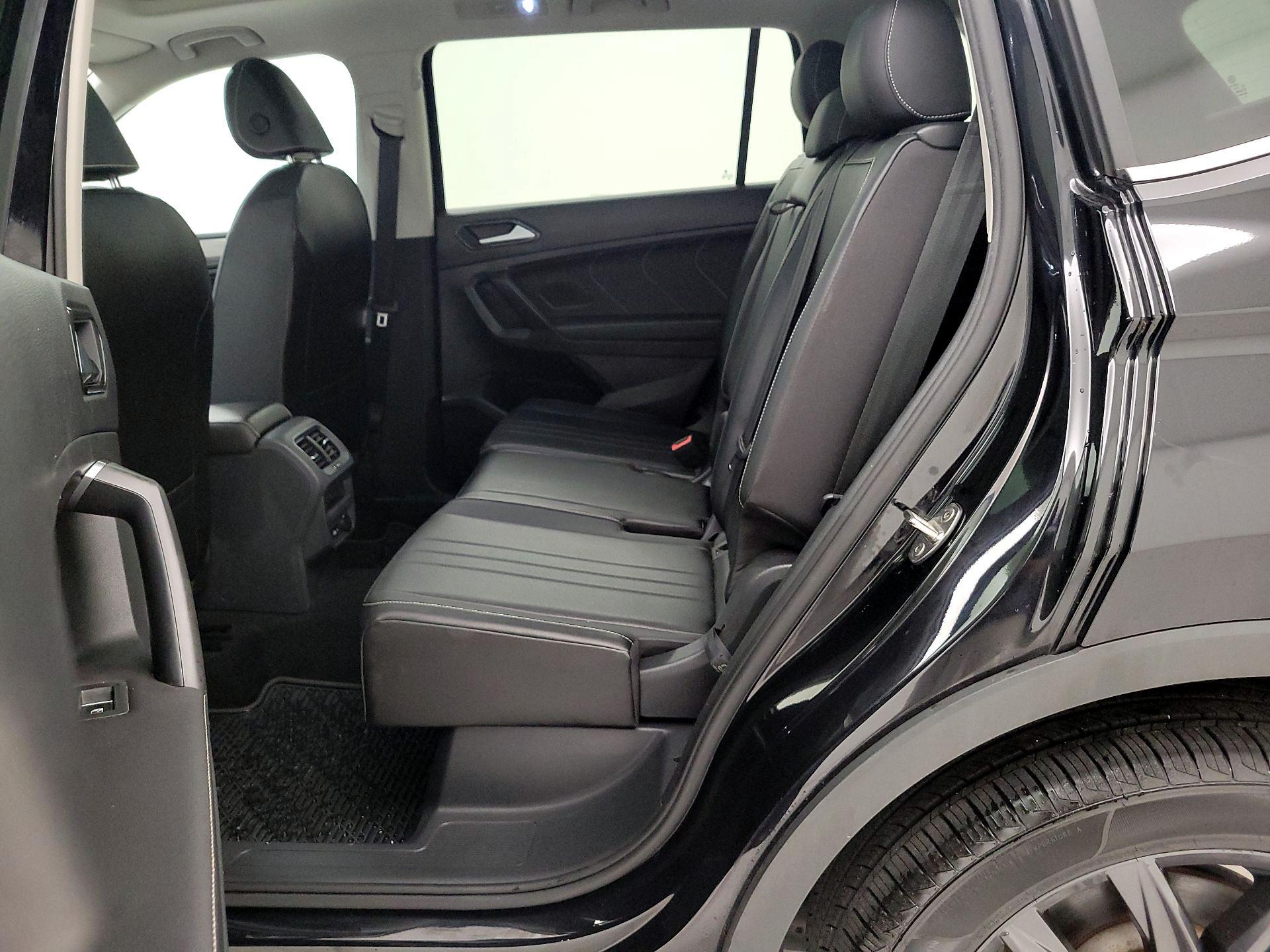 Thumbnail: 2022 Volkswagen Tiguan - 20