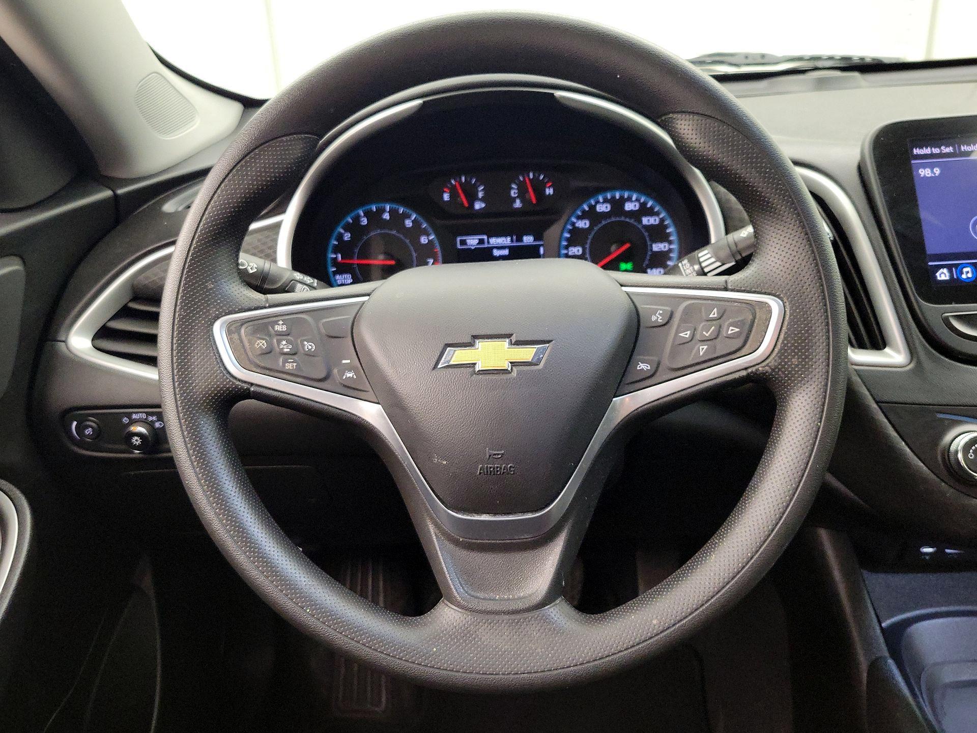 Thumbnail: 2023 Chevrolet Malibu - 10